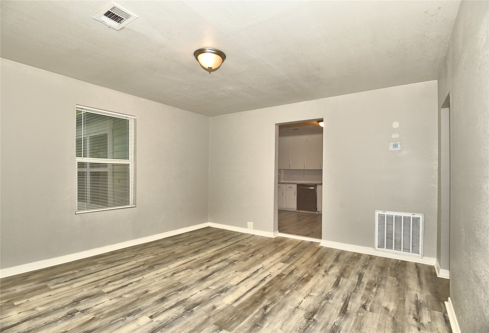 502 N Industrial Avenue E Property Photo 6