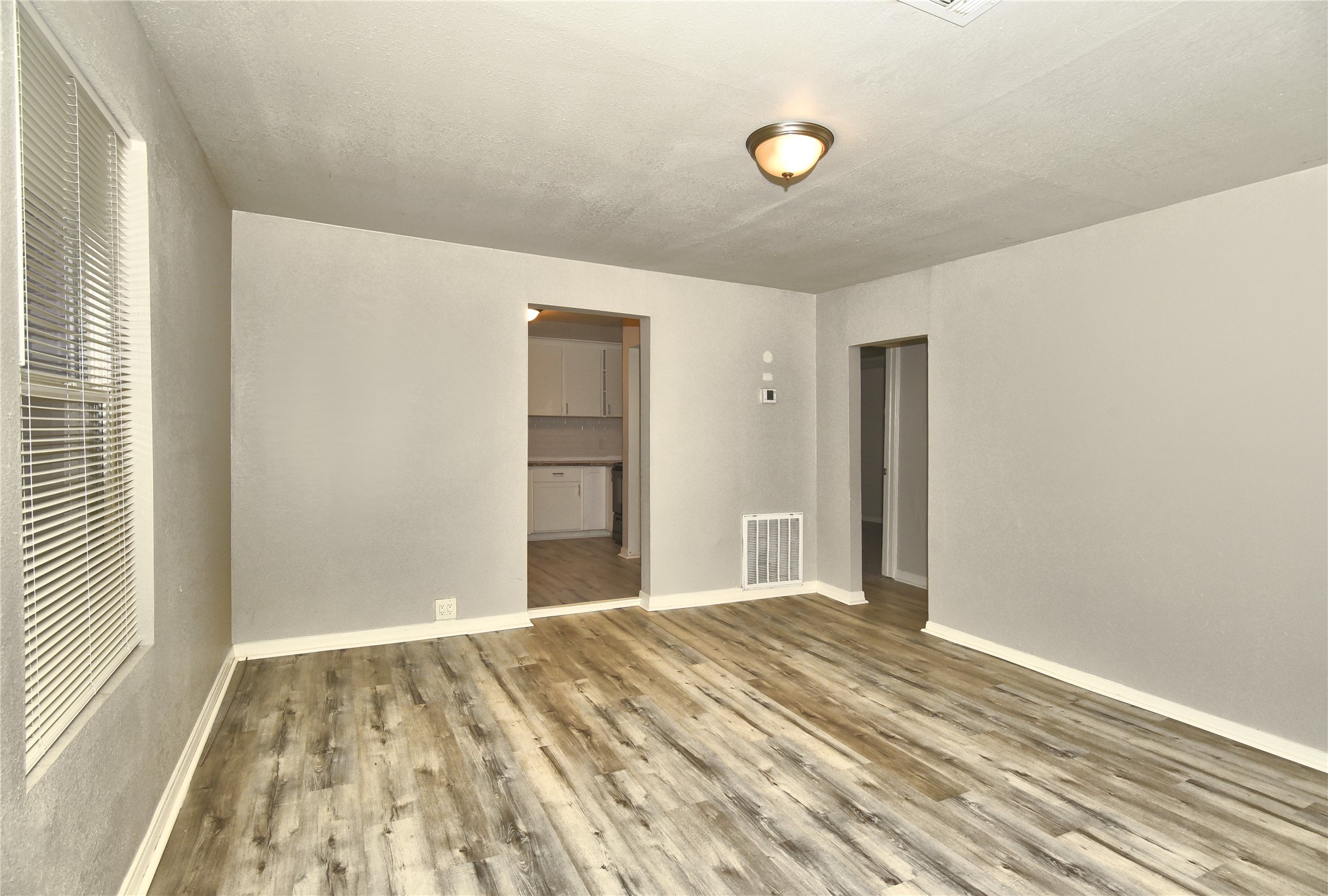 502 N Industrial Avenue E Property Photo 8
