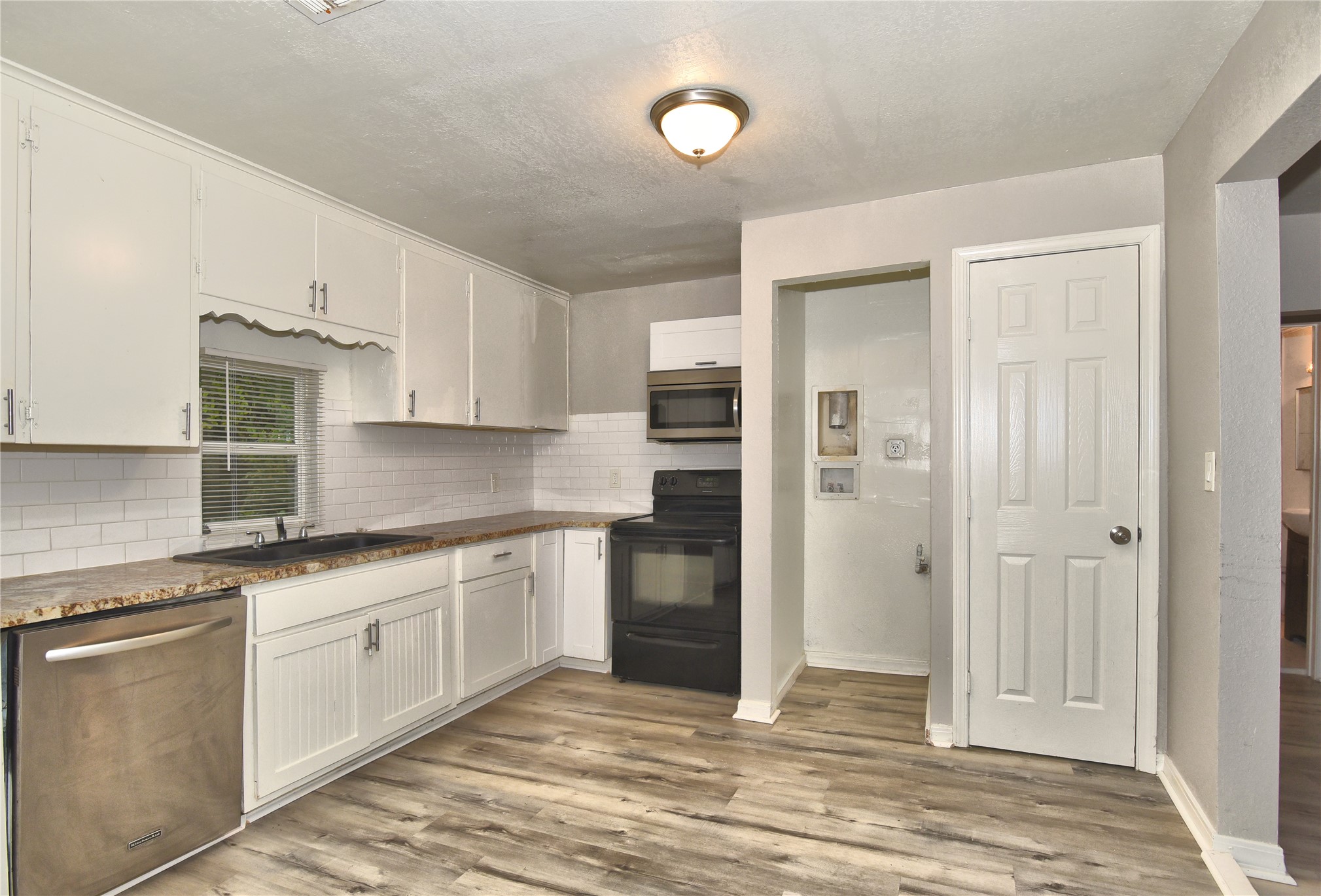 502 N Industrial Avenue E Property Photo 10