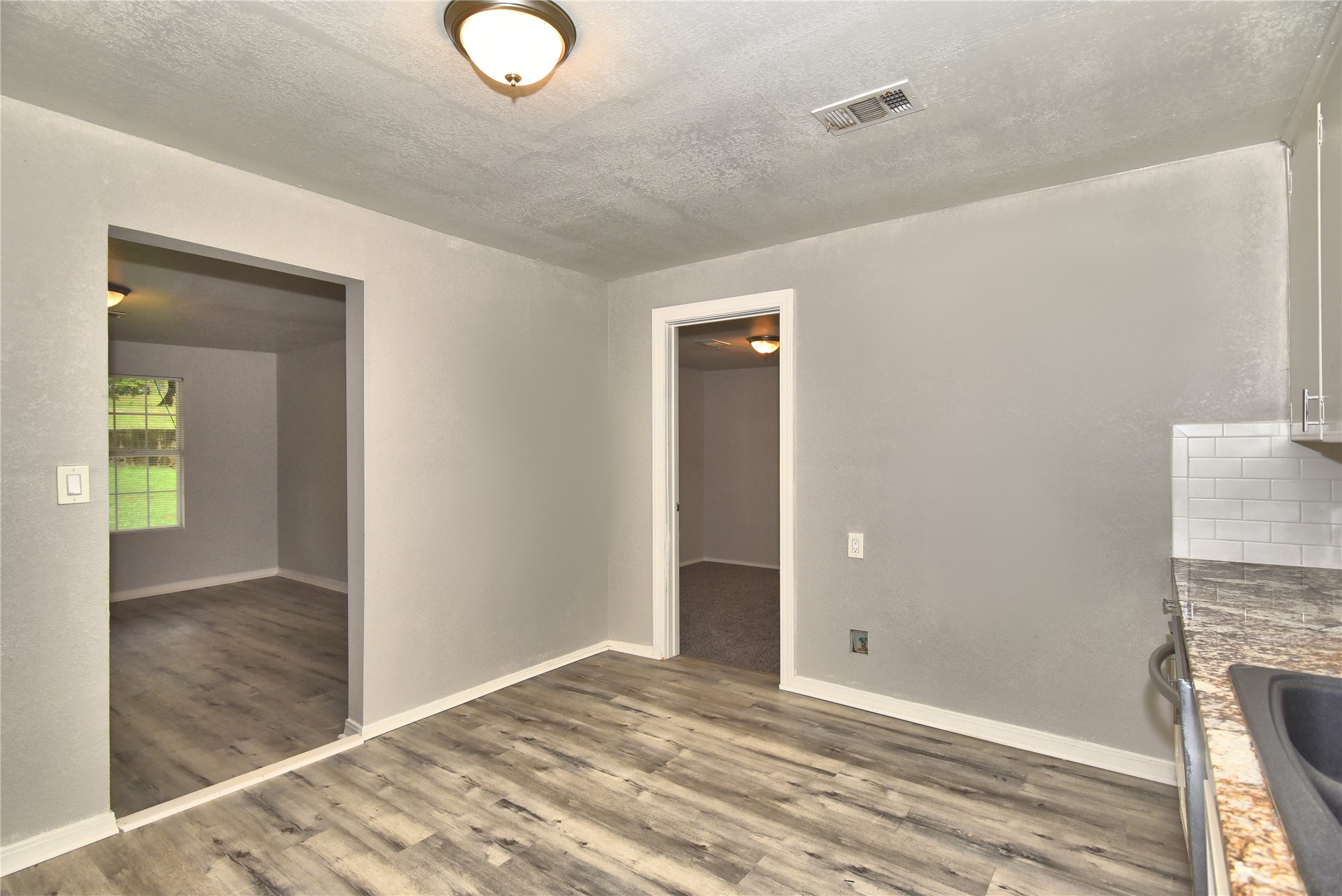 502 N Industrial Avenue E Property Photo 11