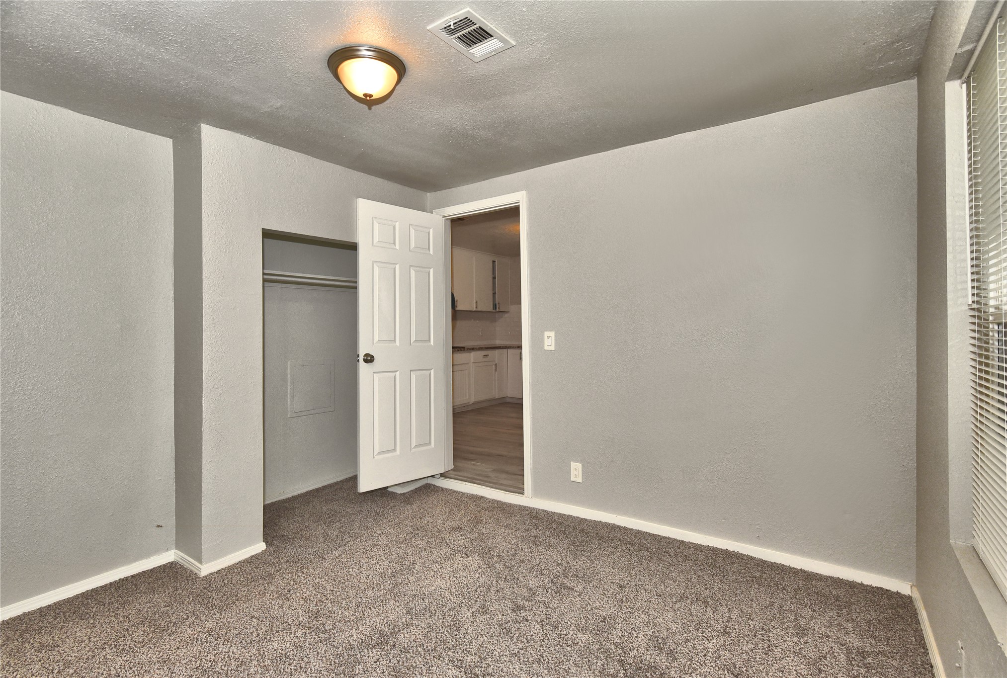 502 N Industrial Avenue E Property Photo 12