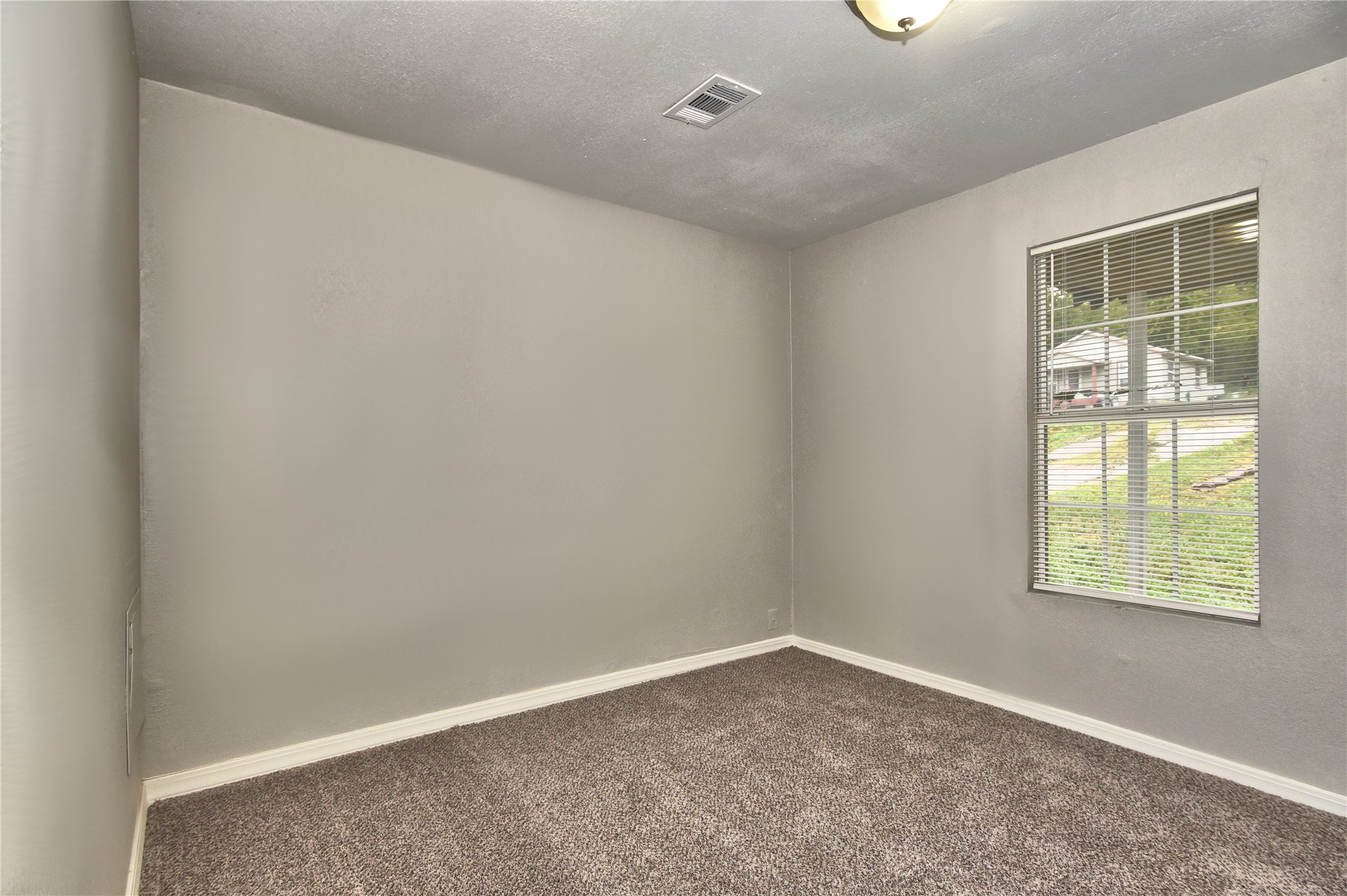 502 N Industrial Avenue E Property Photo 19