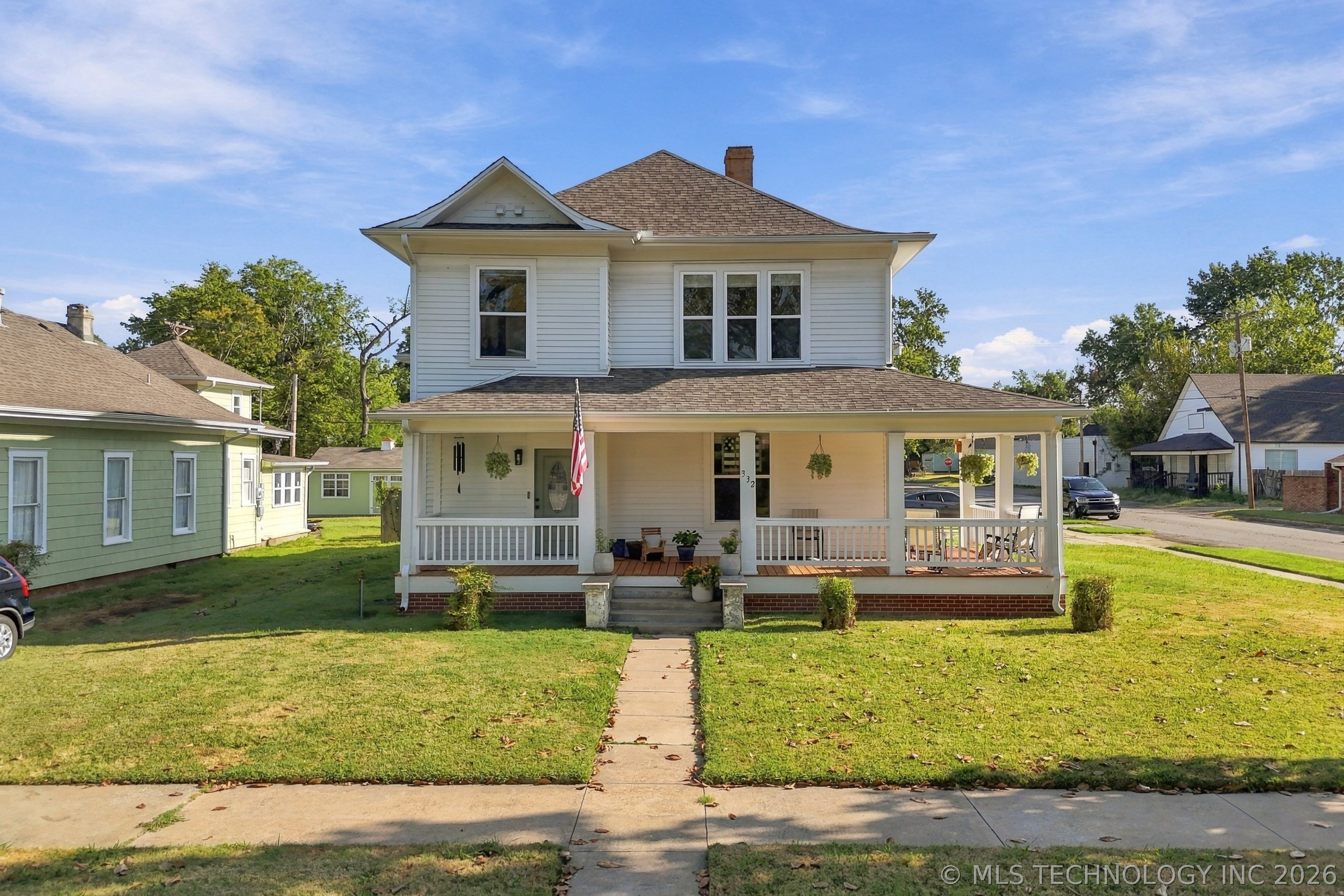 332 E 4th Street Property Photo 1