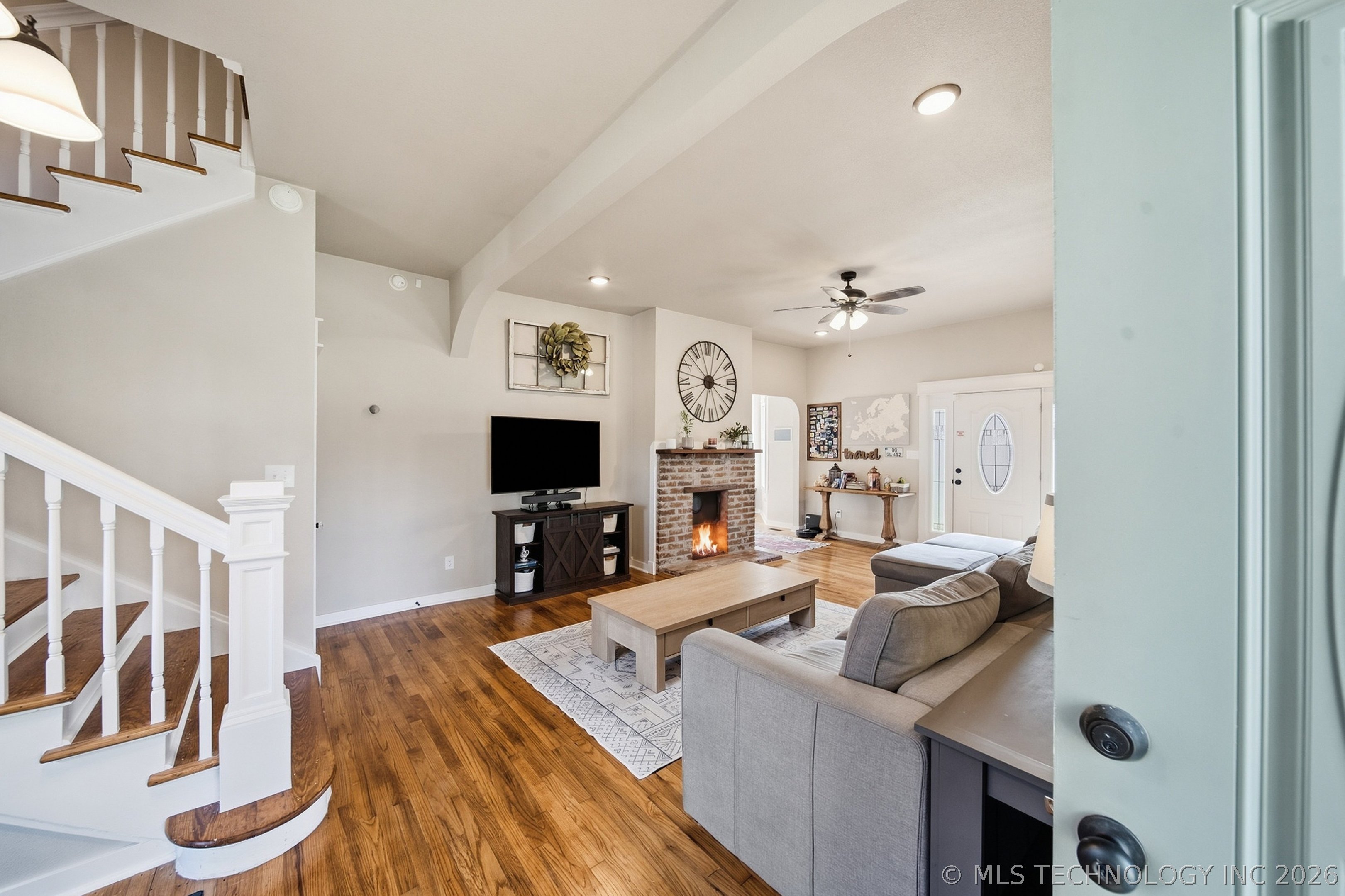 332 E 4th Street Property Photo 5