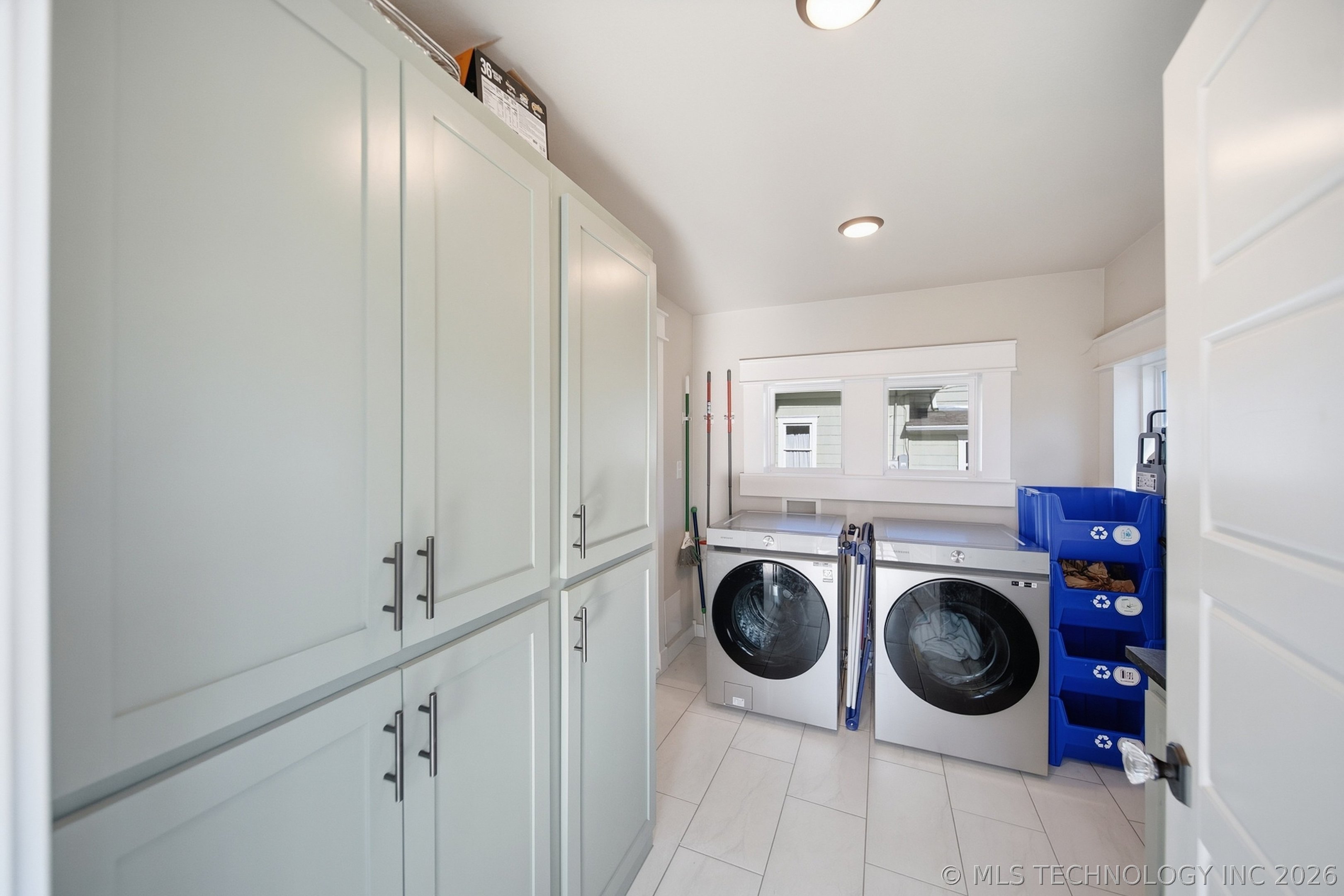 332 E 4th Street Property Photo 13