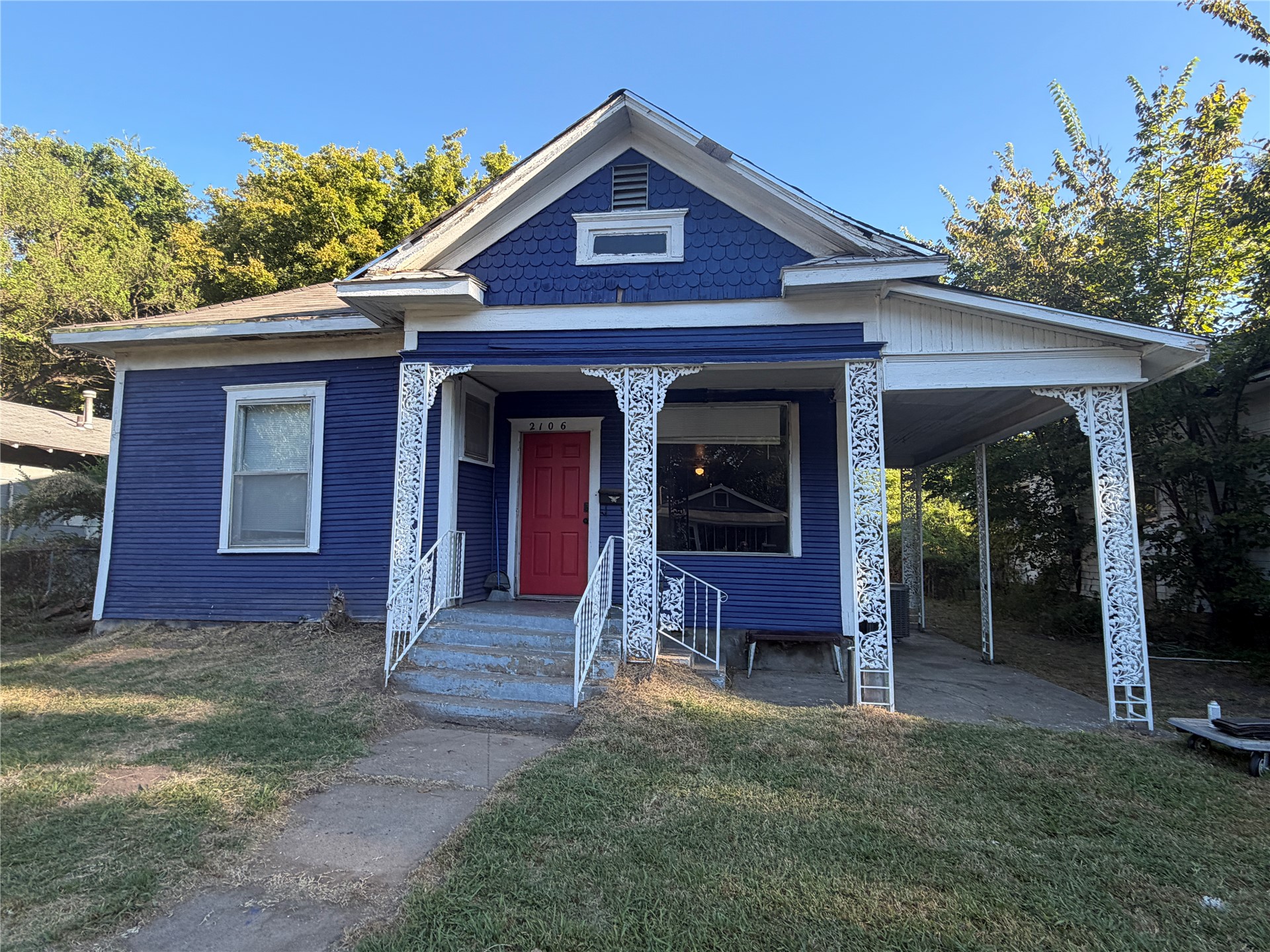 2106 Court Property Photo 1