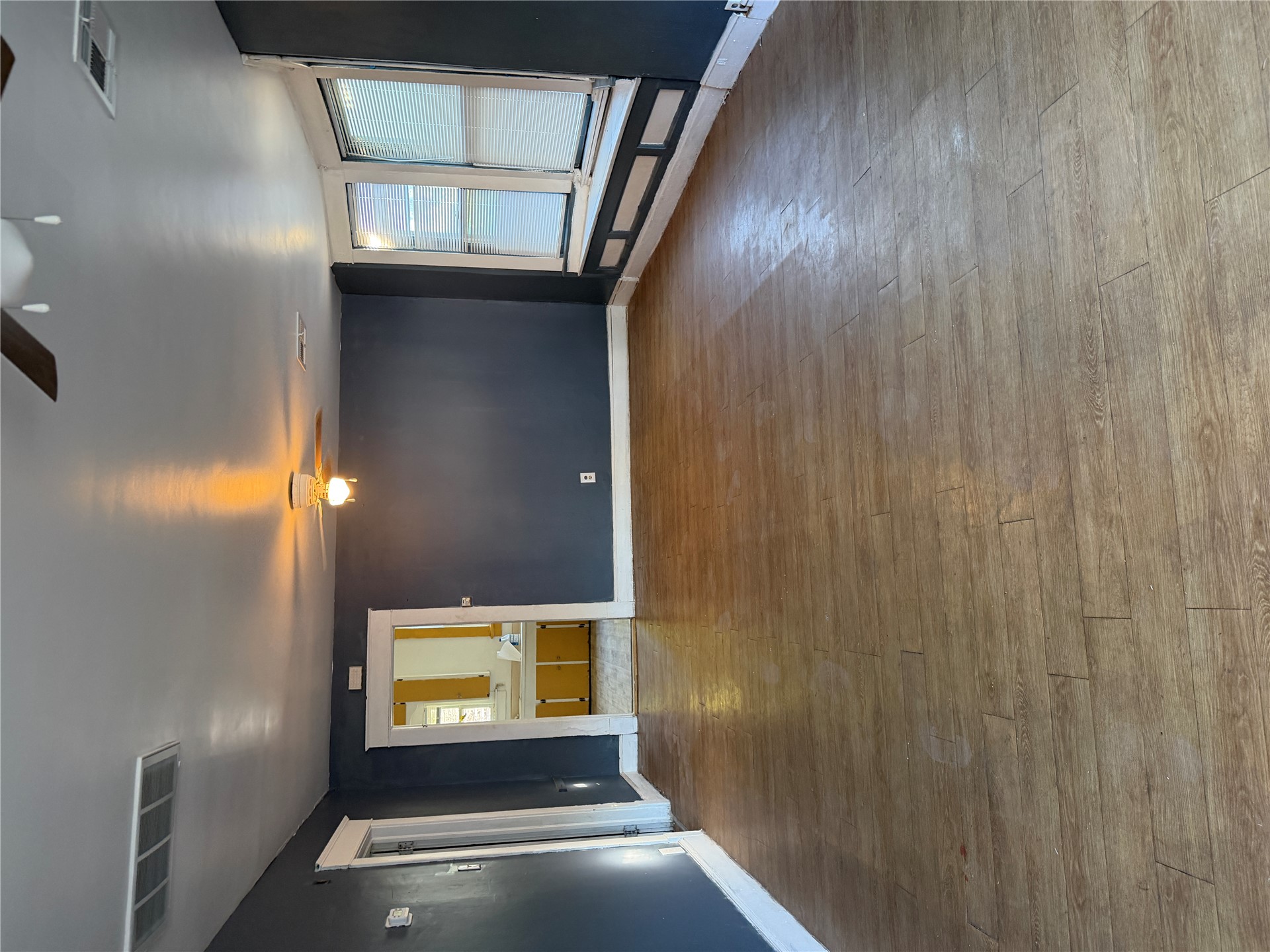 2106 Court Property Photo 2