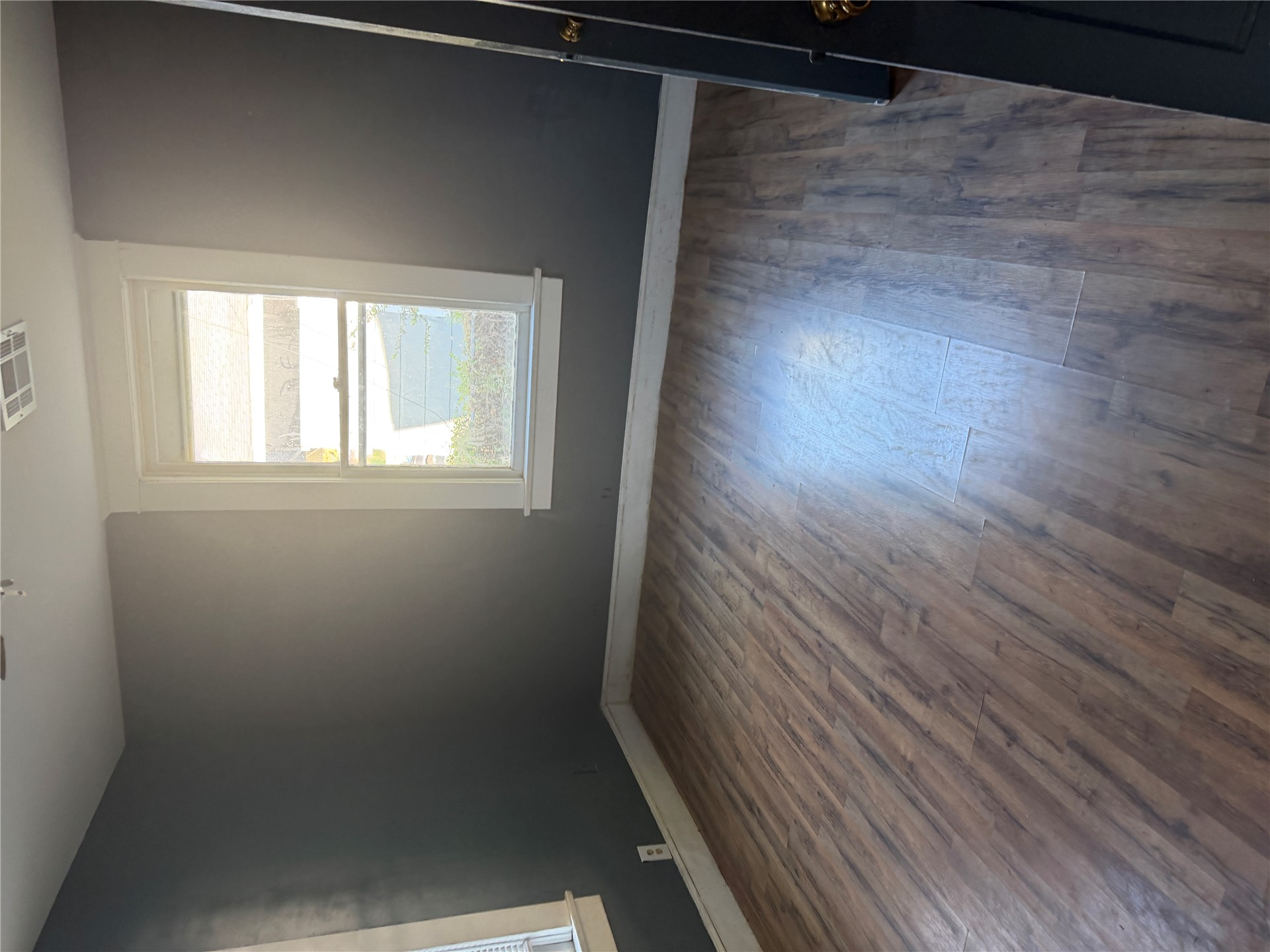 2106 Court Property Photo 3