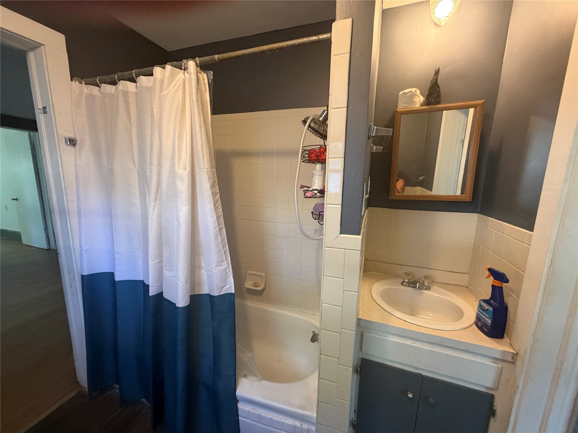 2106 Court Property Photo 6