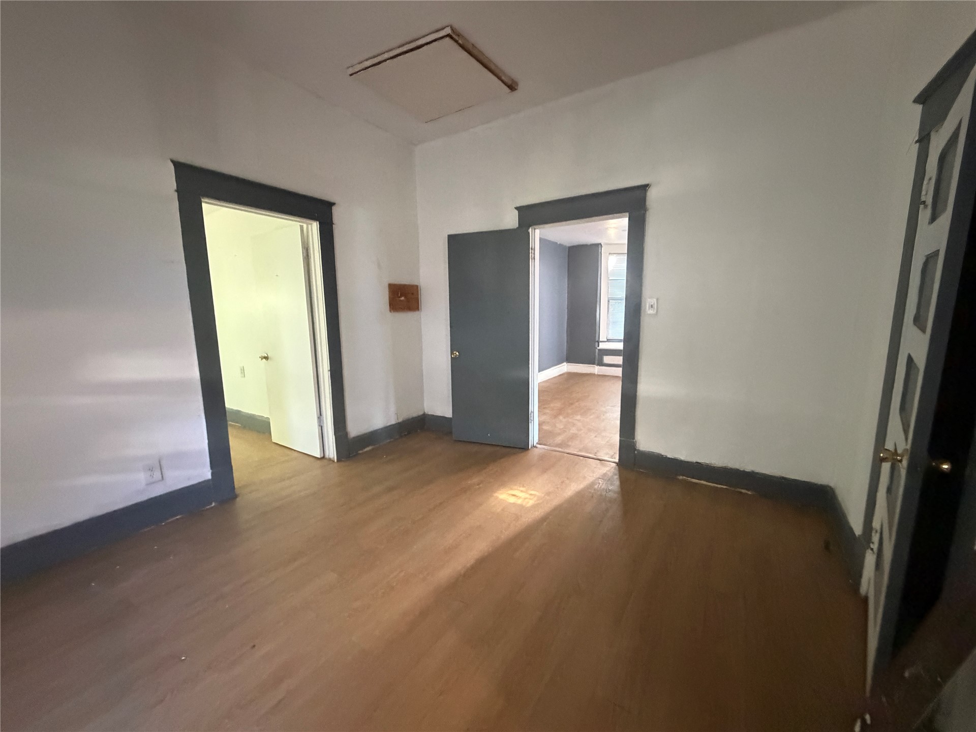 2106 Court Property Photo 7