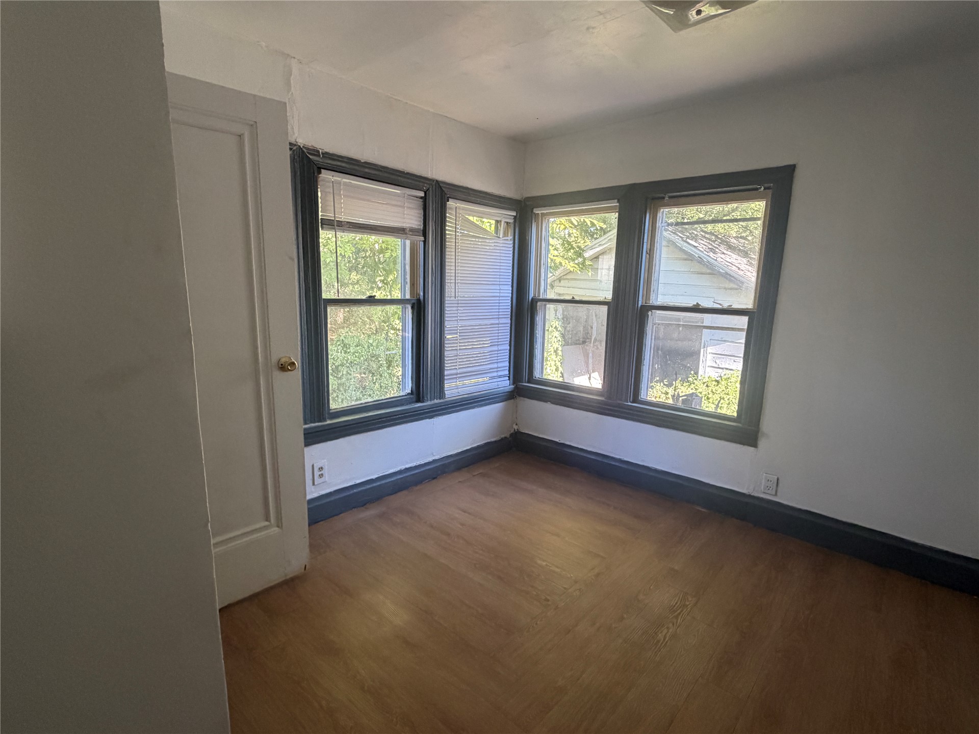2106 Court Property Photo 8