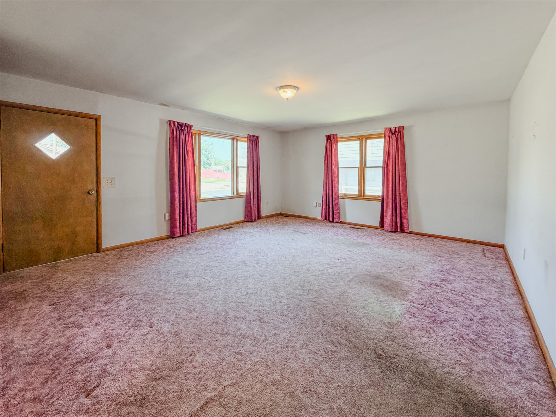 1121 W 4th Street Property Photo 12