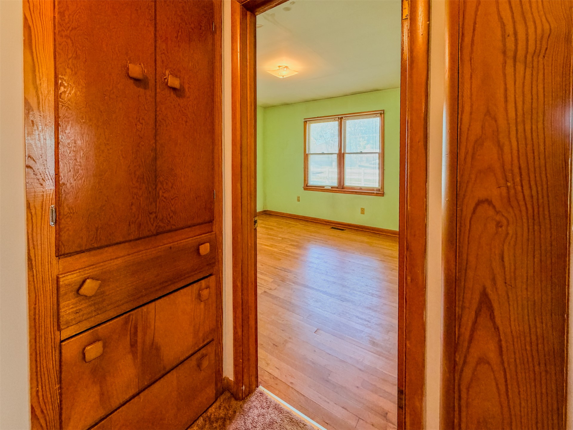 1121 W 4th Street Property Photo 19