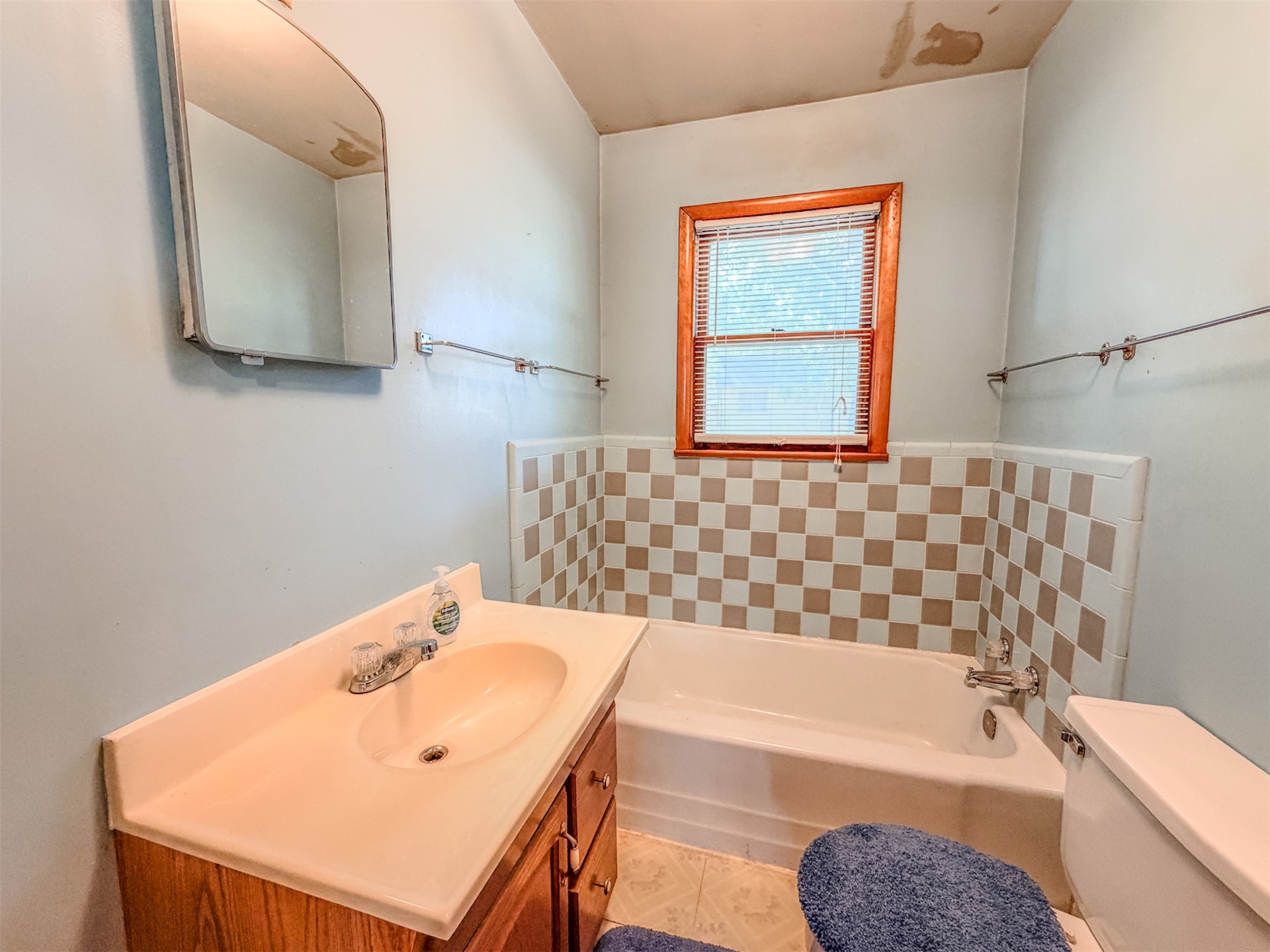 1121 W 4th Street Property Photo 25