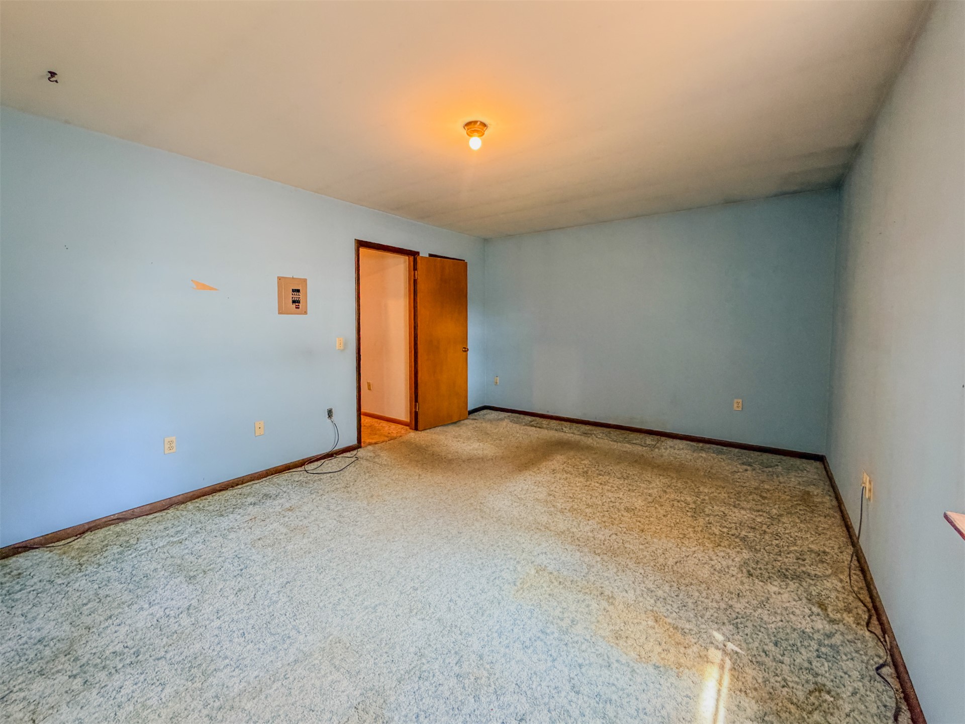 1121 W 4th Street Property Photo 33