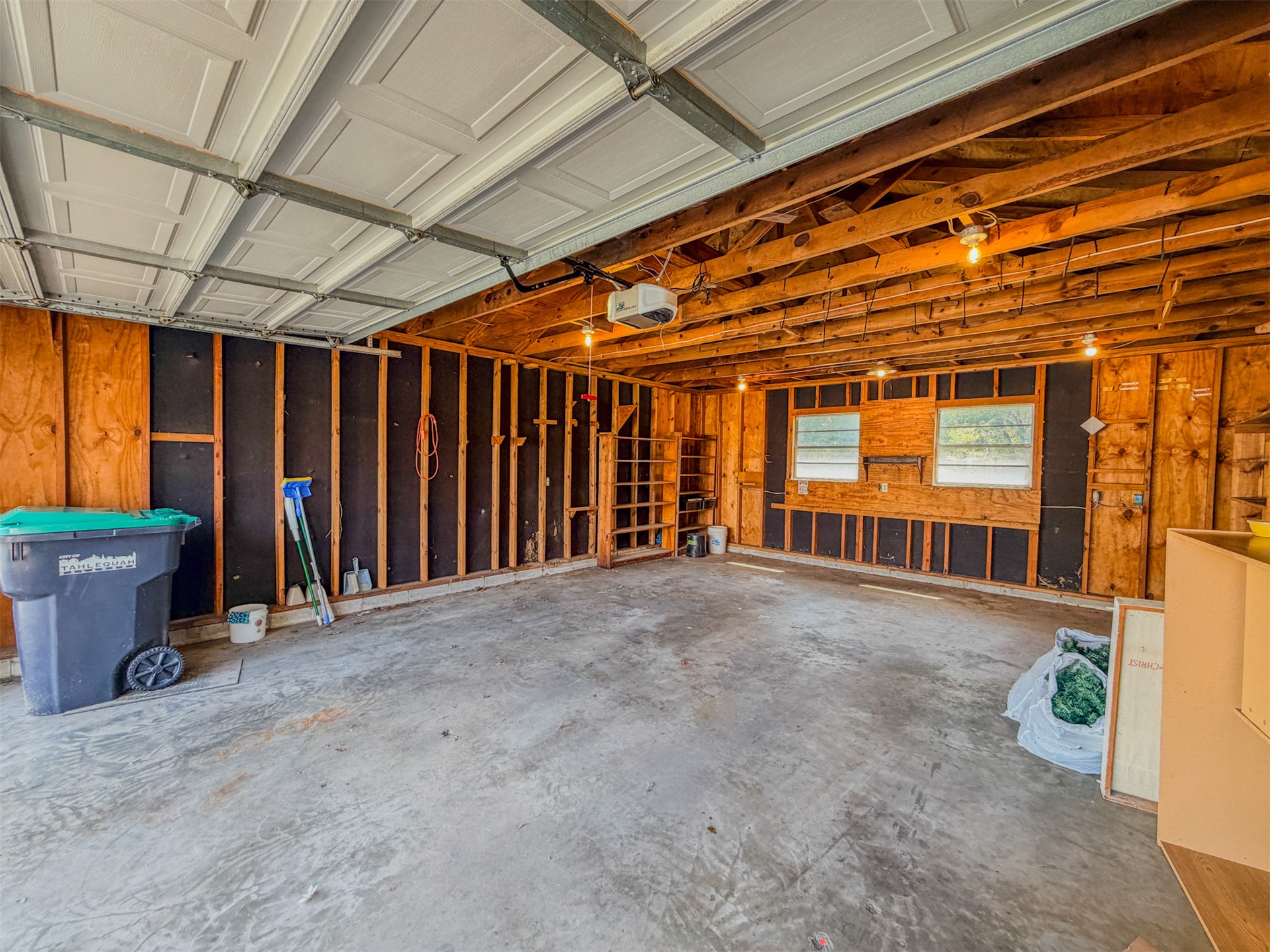 1121 W 4th Street Property Photo 44