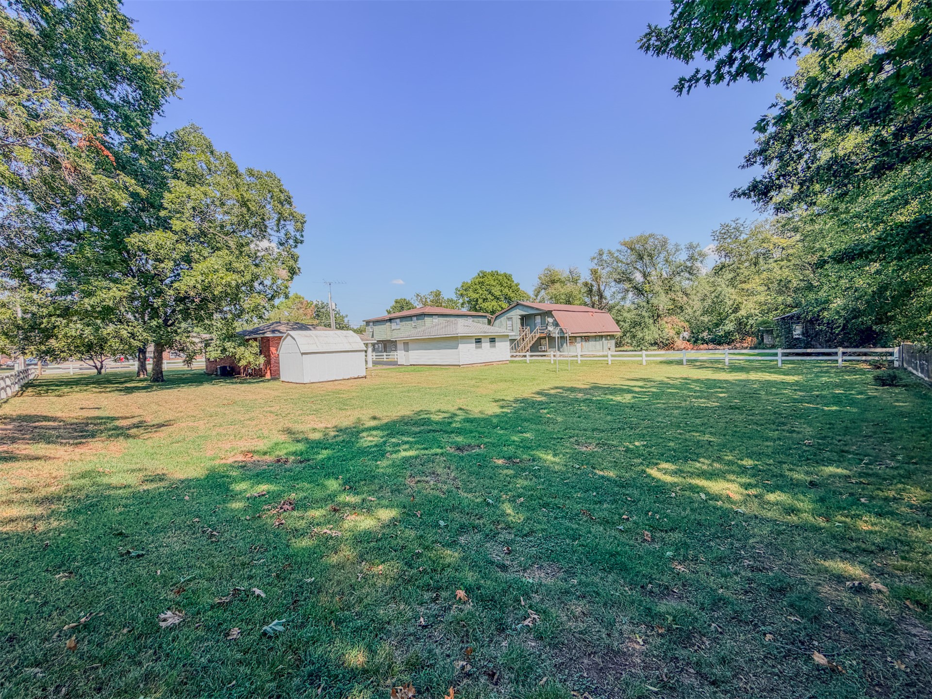 1121 W 4th Street Property Photo 50