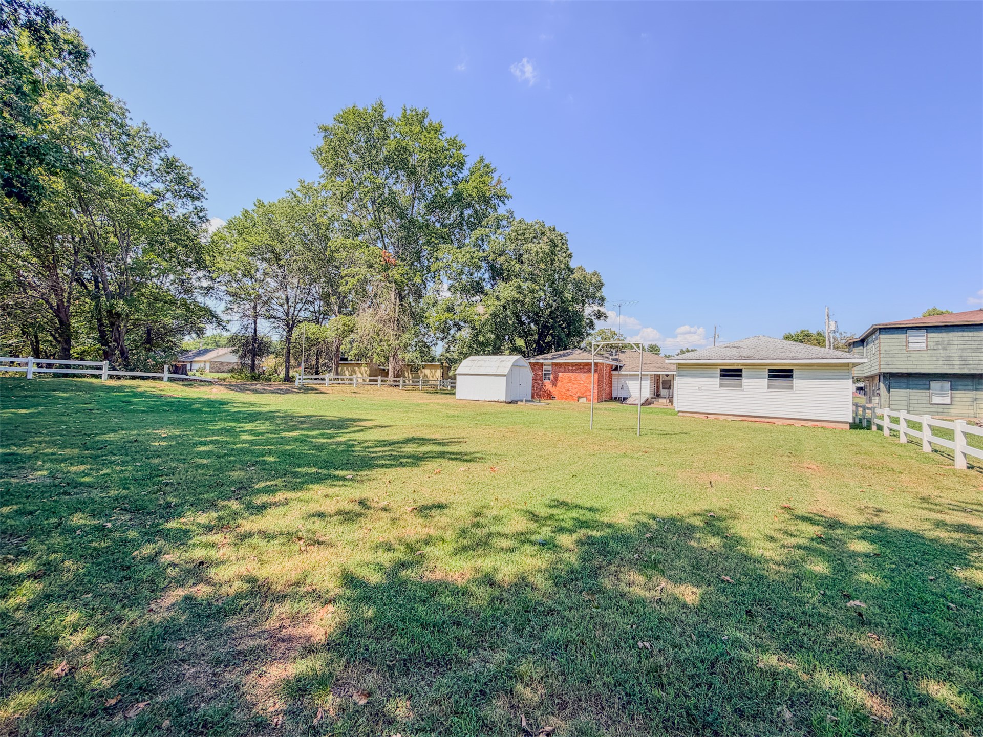 1121 W 4th Street Property Photo 51