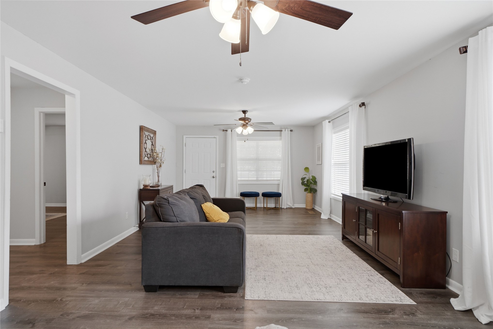 15802 Elwood Avenue Property Photo 24