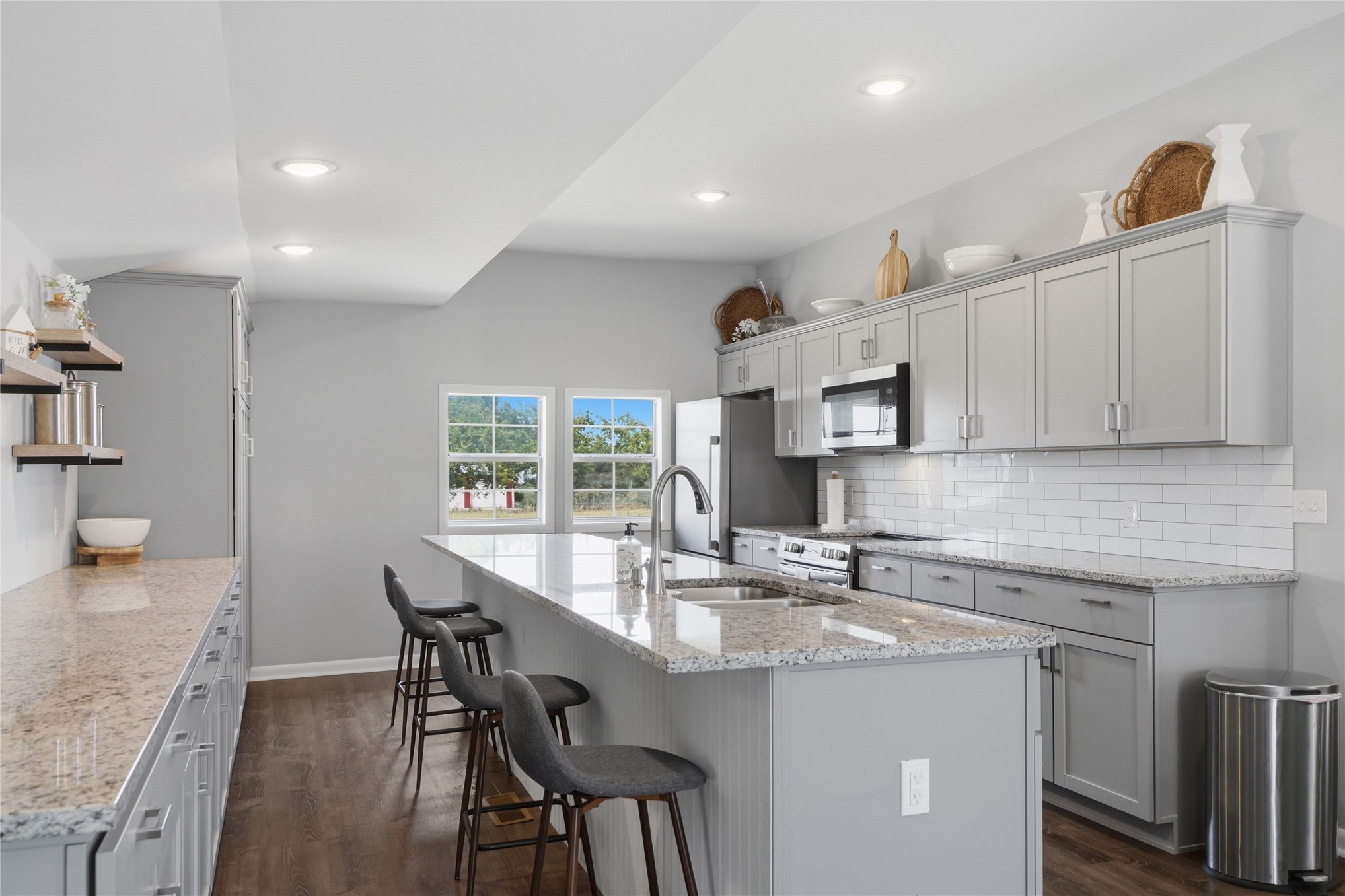15802 Elwood Avenue Property Photo 32