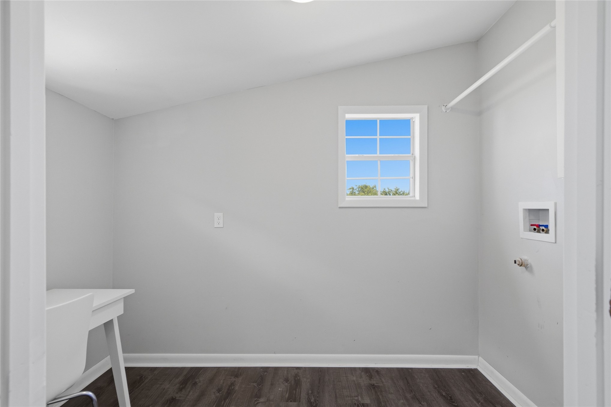 15802 Elwood Avenue Property Photo 36