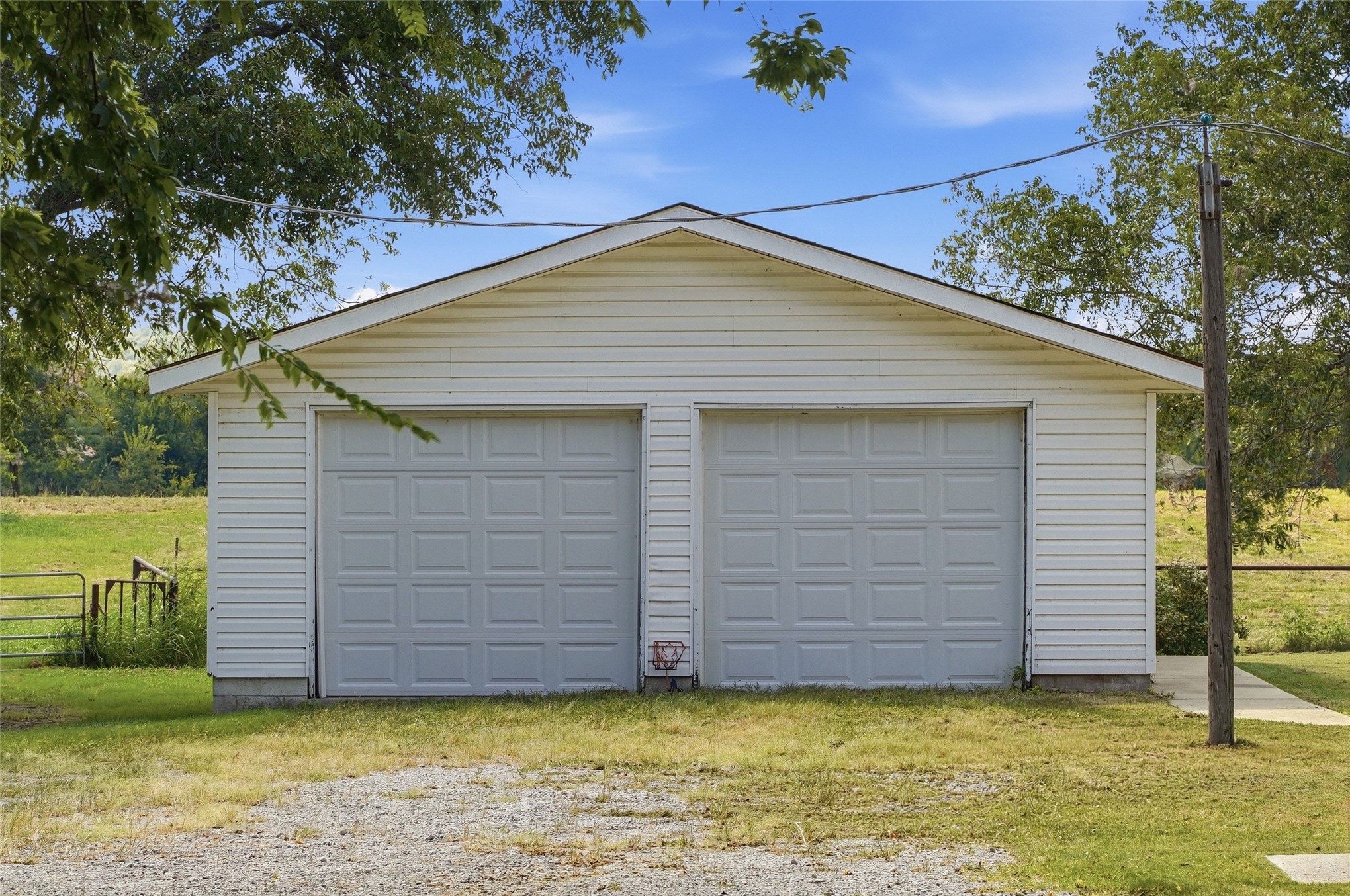 15802 Elwood Avenue Property Photo 58