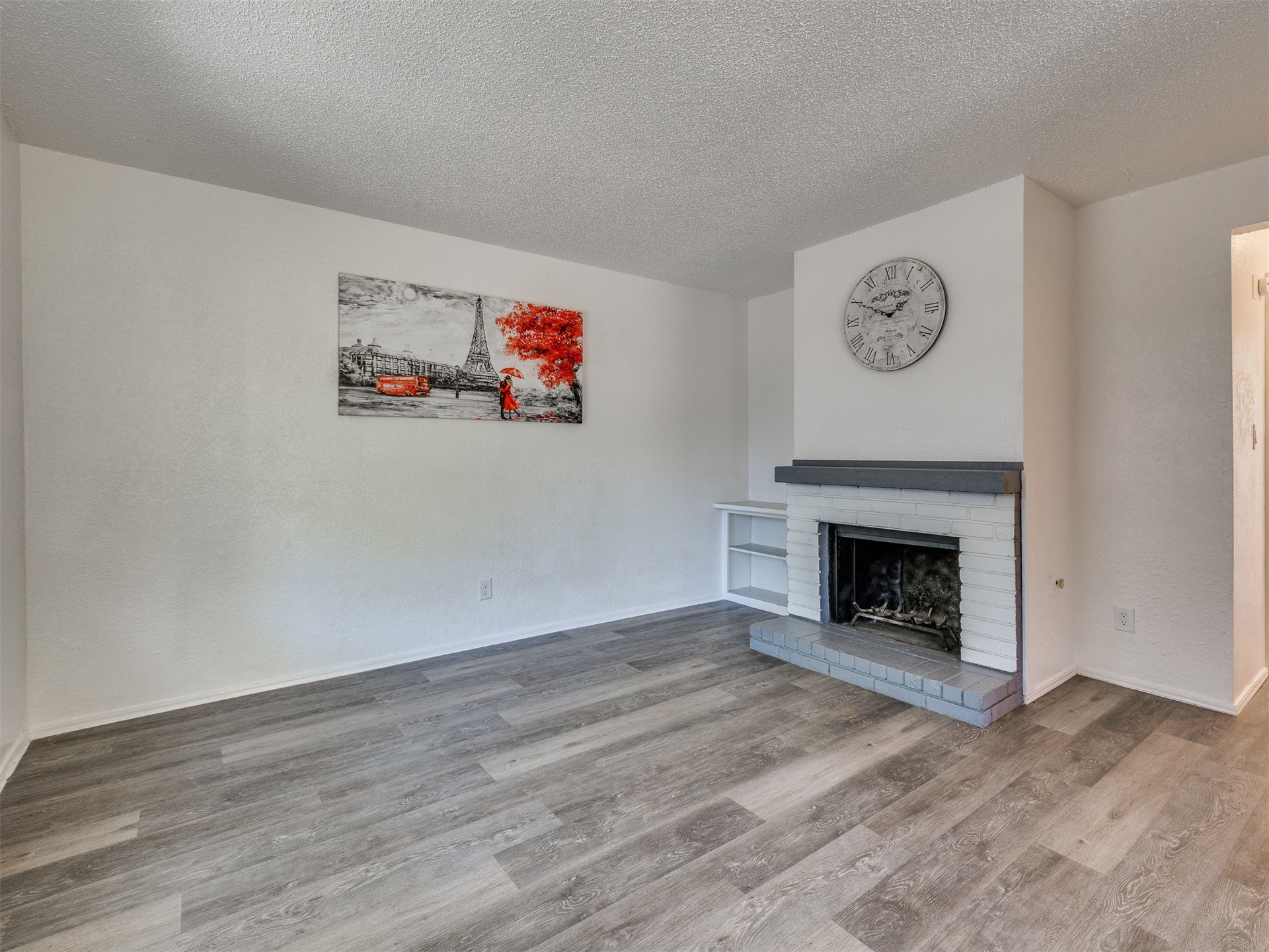 24 W Rachel Street Property Photo 15