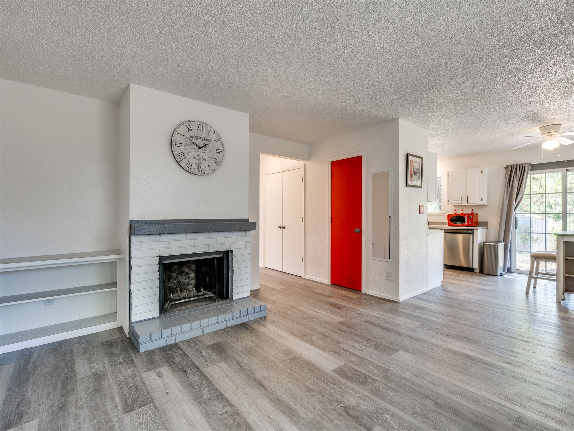 24 W Rachel Street Property Photo 19