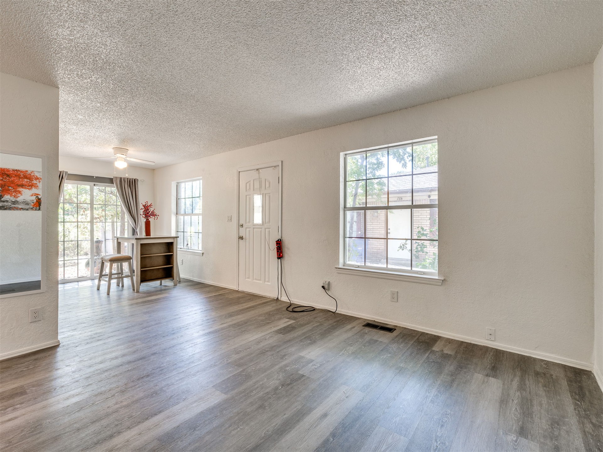 24 W Rachel Street Property Photo 20