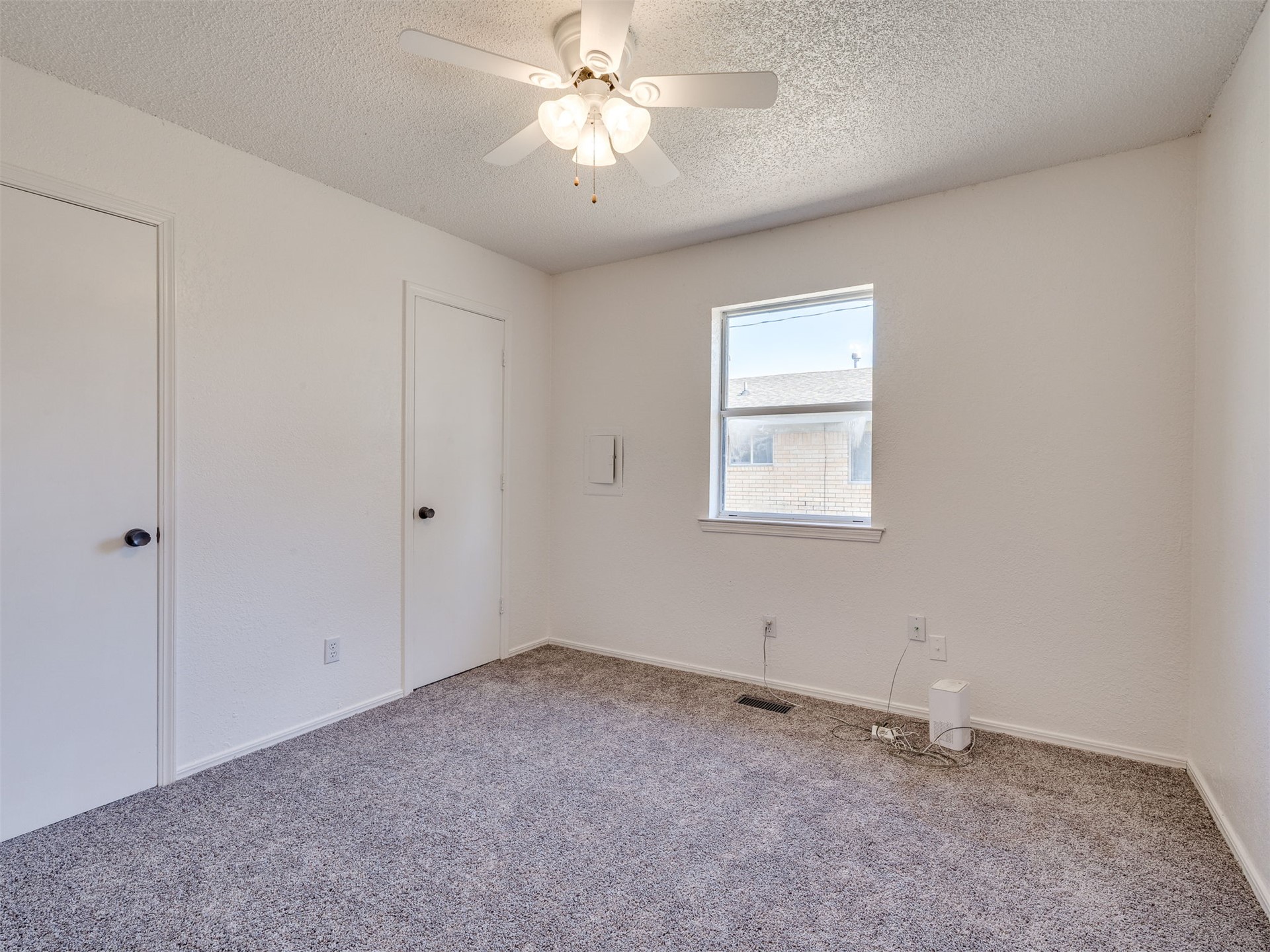 24 W Rachel Street Property Photo 27