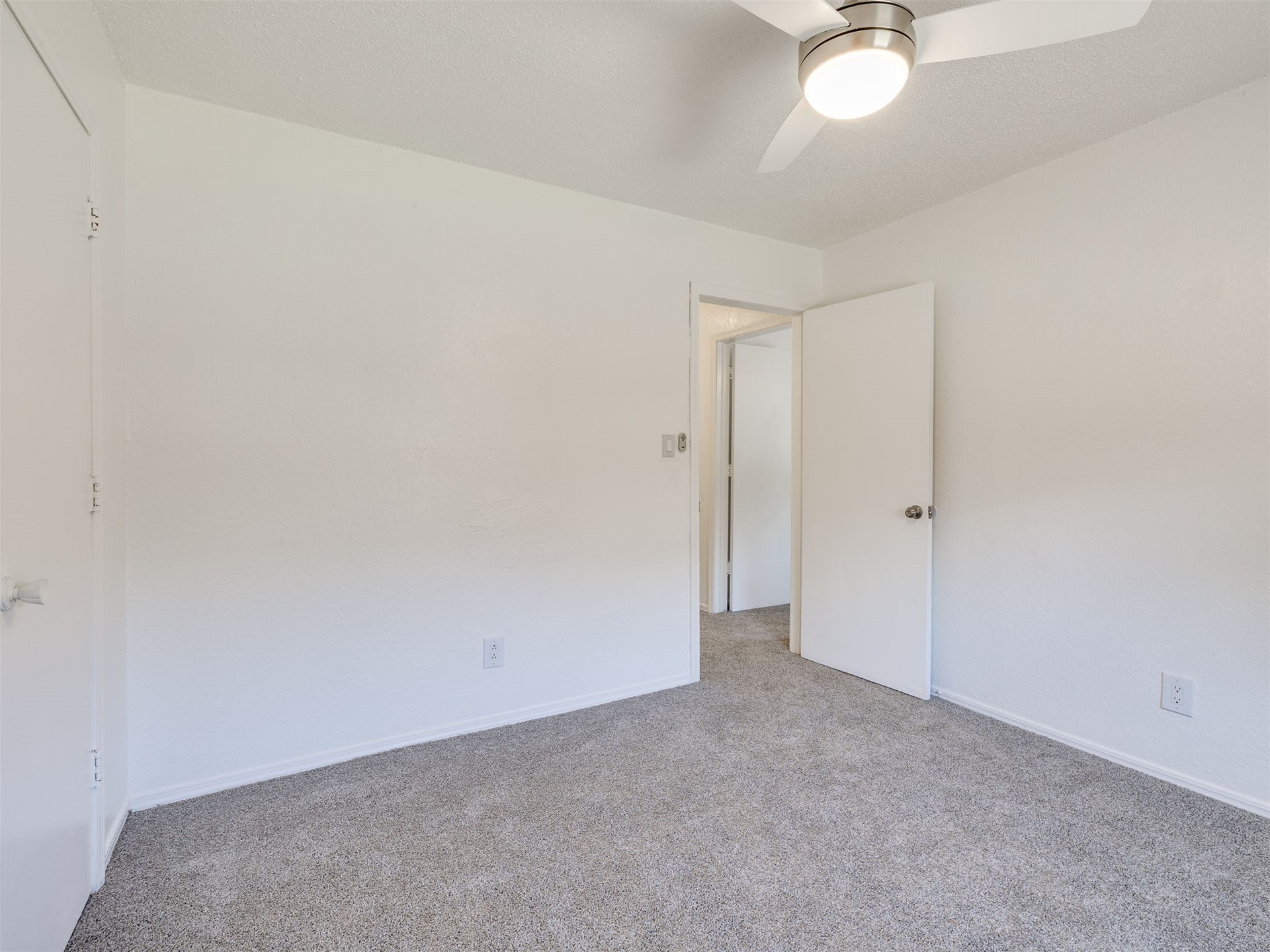 24 W Rachel Street Property Photo 49
