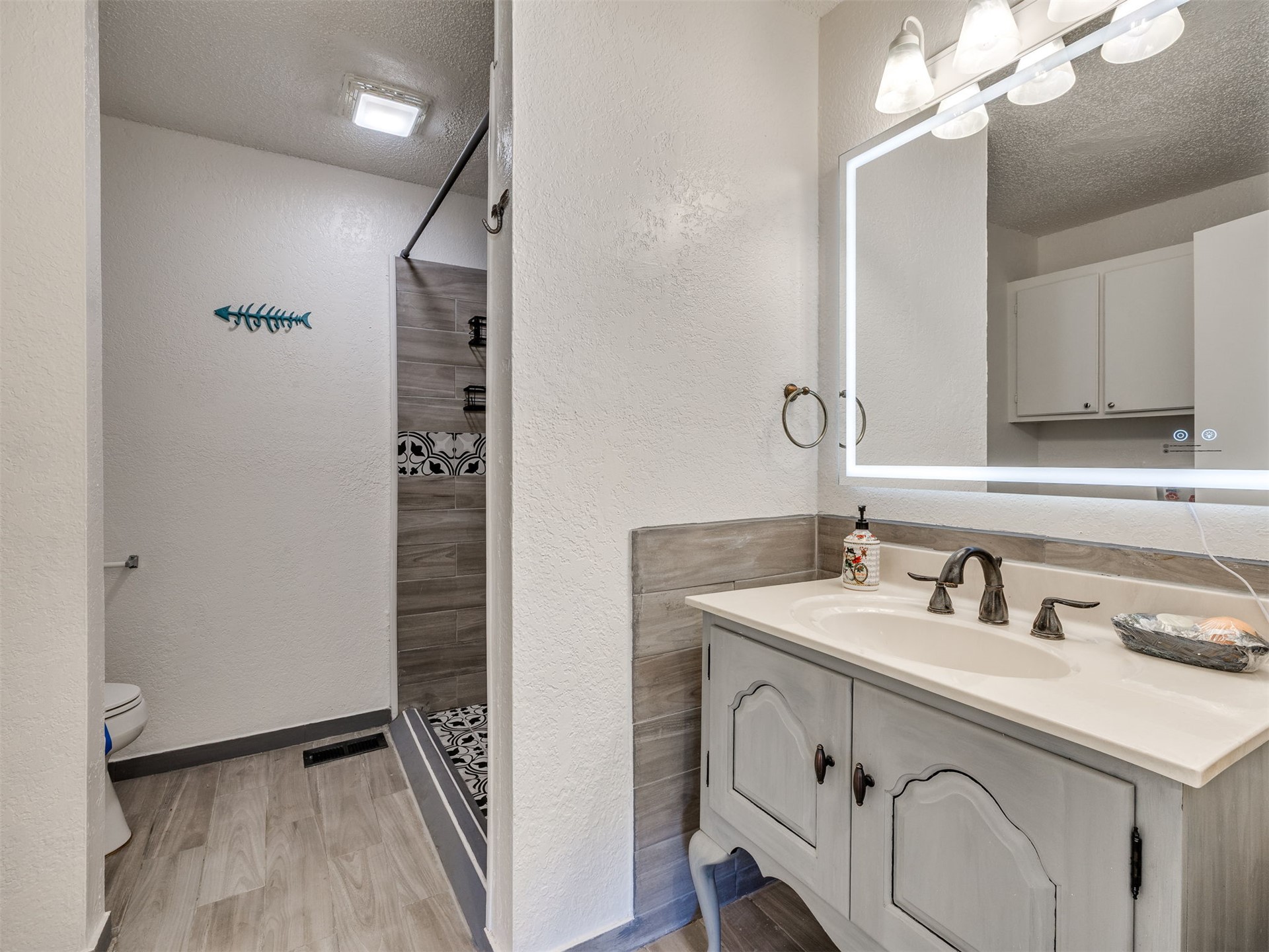 24 W Rachel Street Property Photo 50