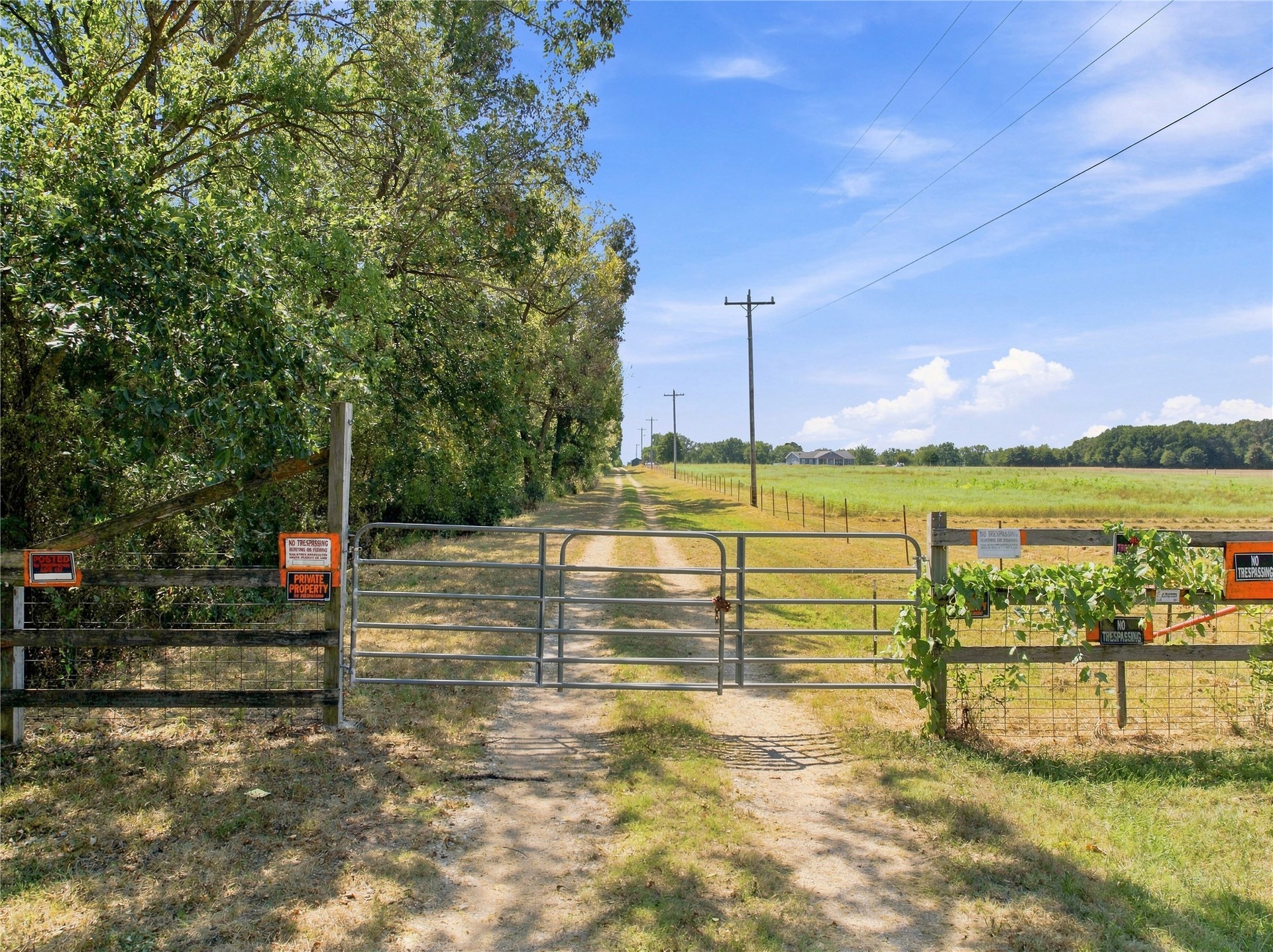 102145 N3710 Property Photo 3