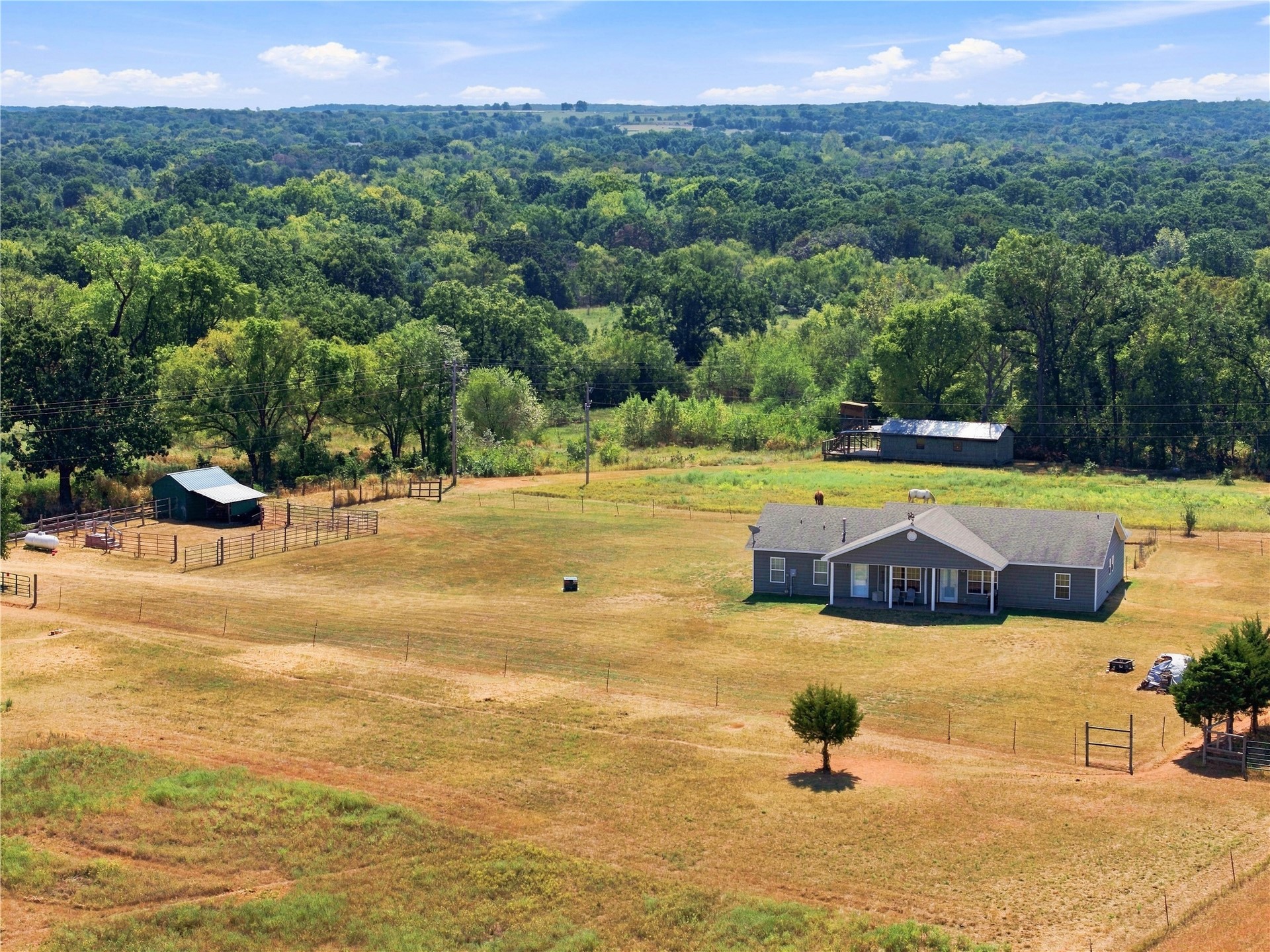 102145 N3710 Property Photo 10