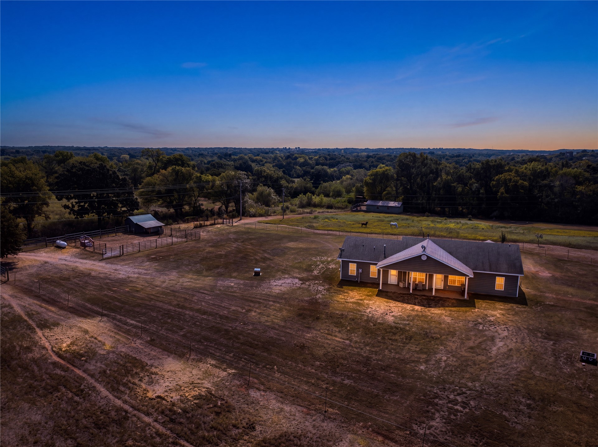 102145 N3710 Property Photo 11