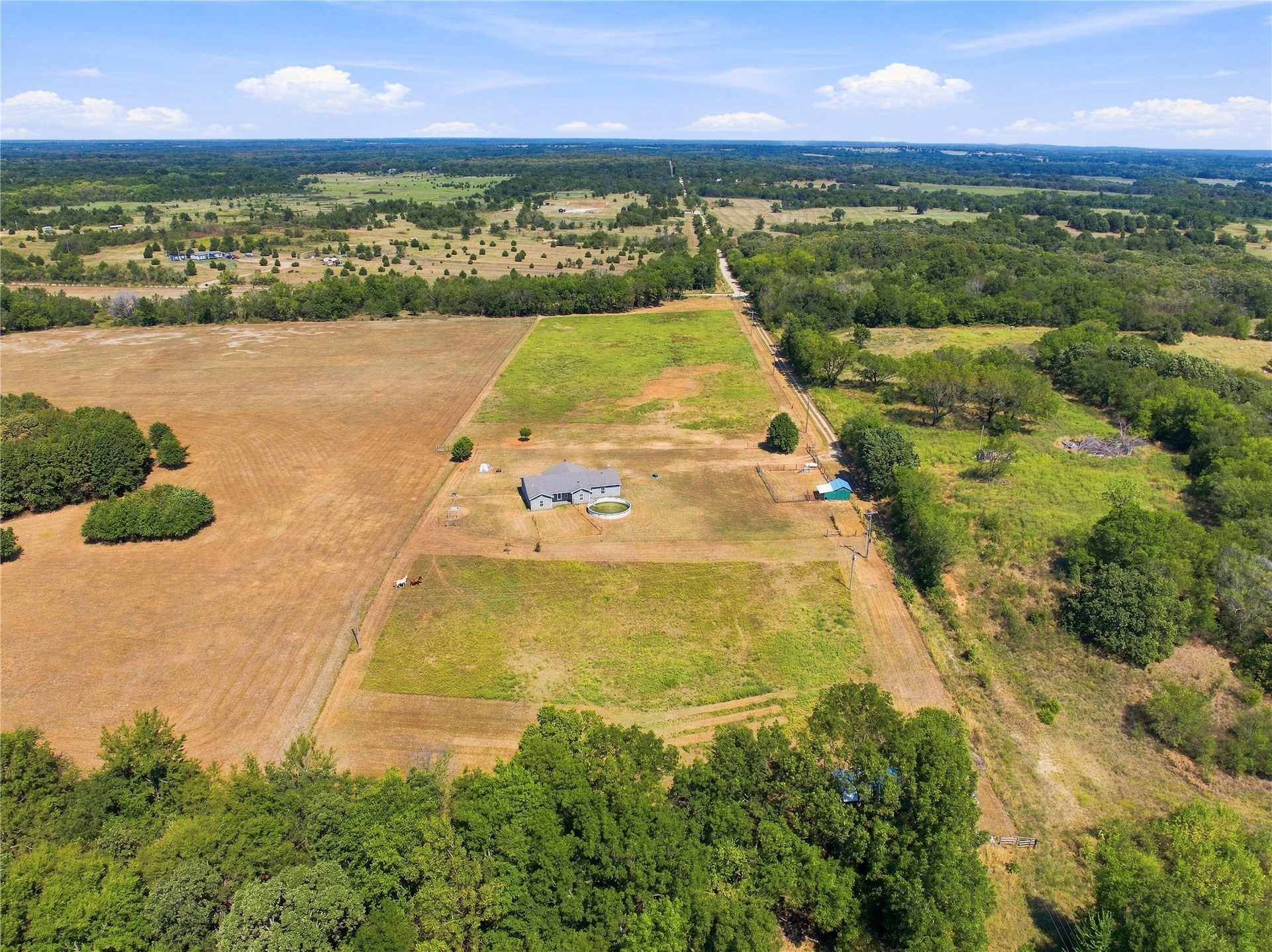 102145 N3710 Property Photo 18