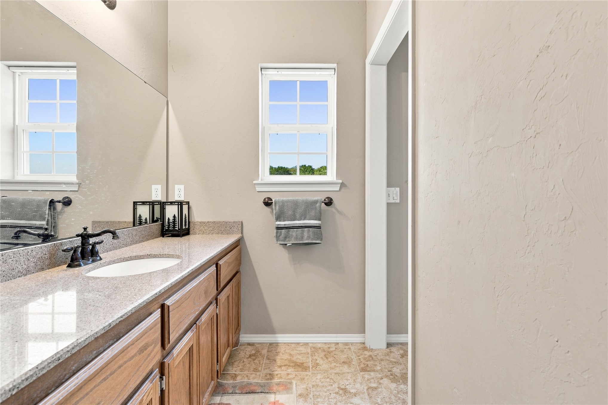 102145 N3710 Property Photo 37