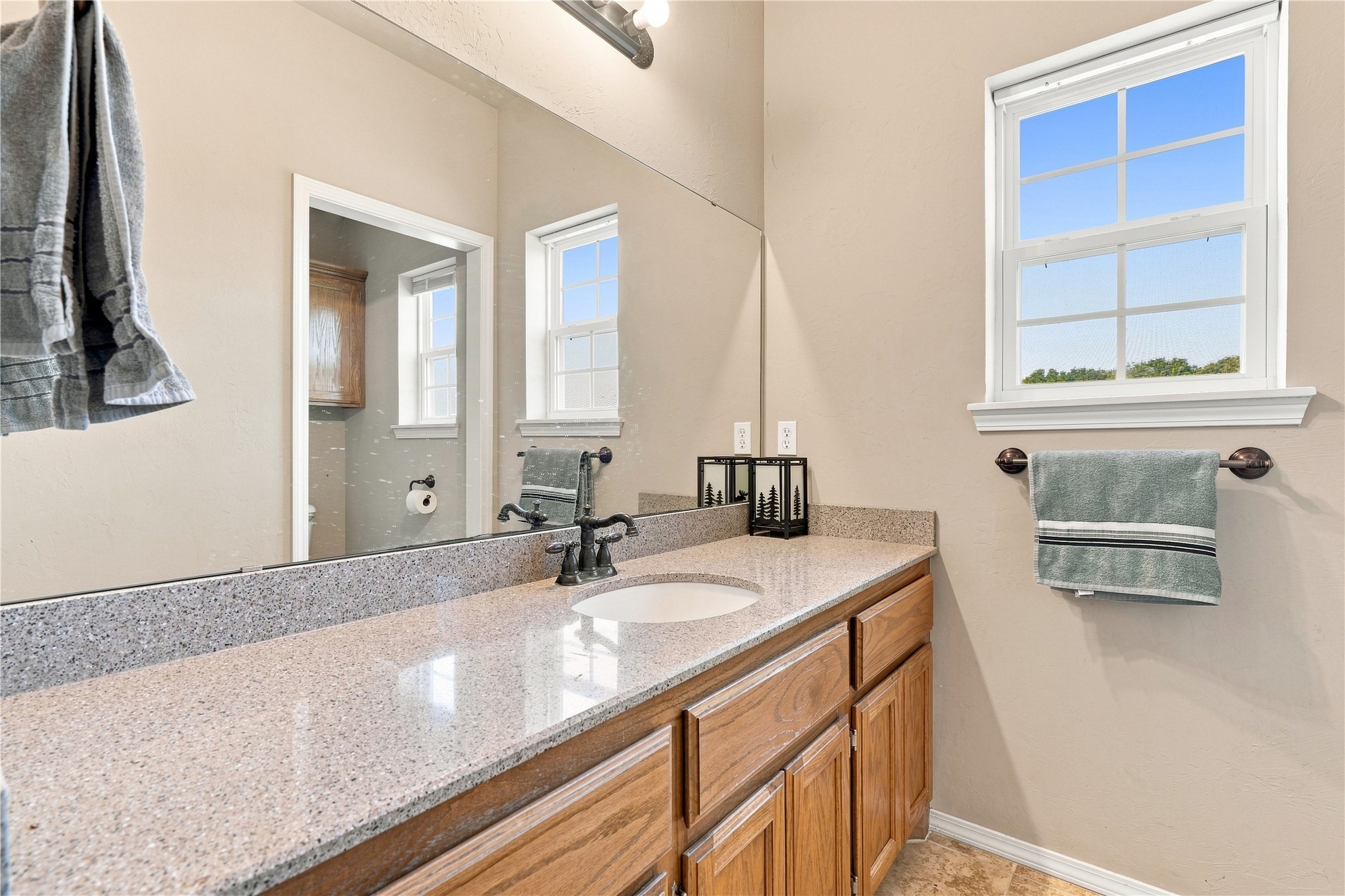 102145 N3710 Property Photo 38