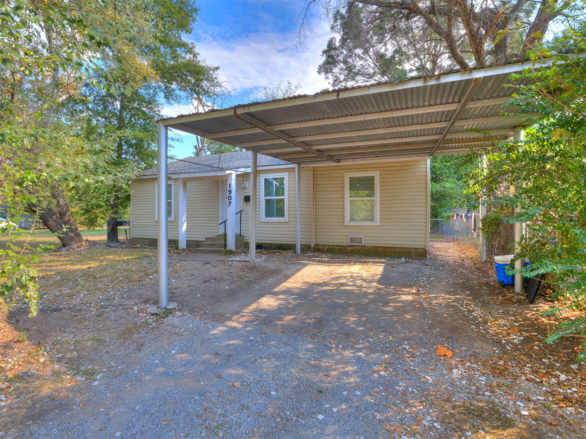 1907 Monta Avenue