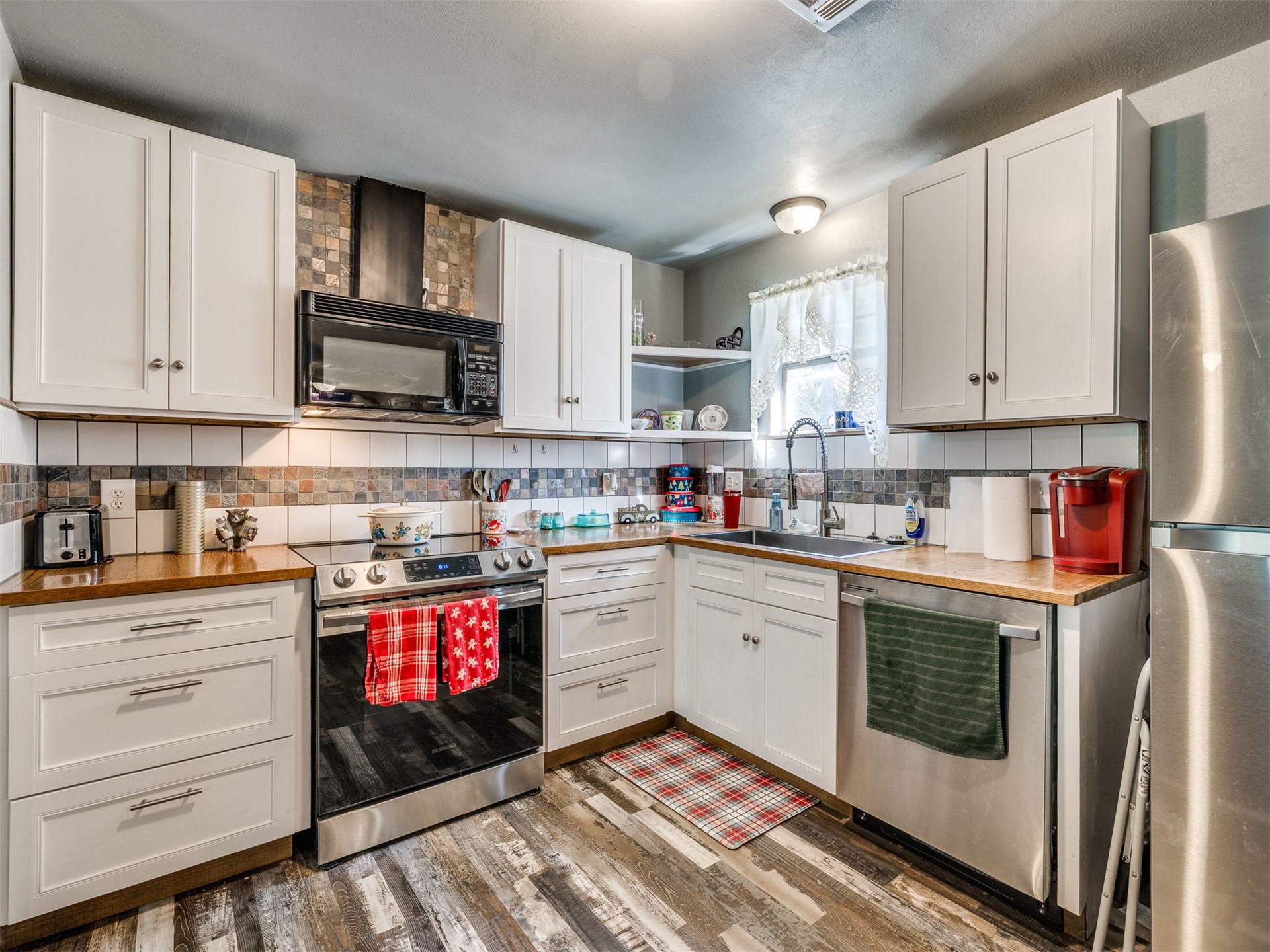 1907 Monta Avenue Property Photo 10