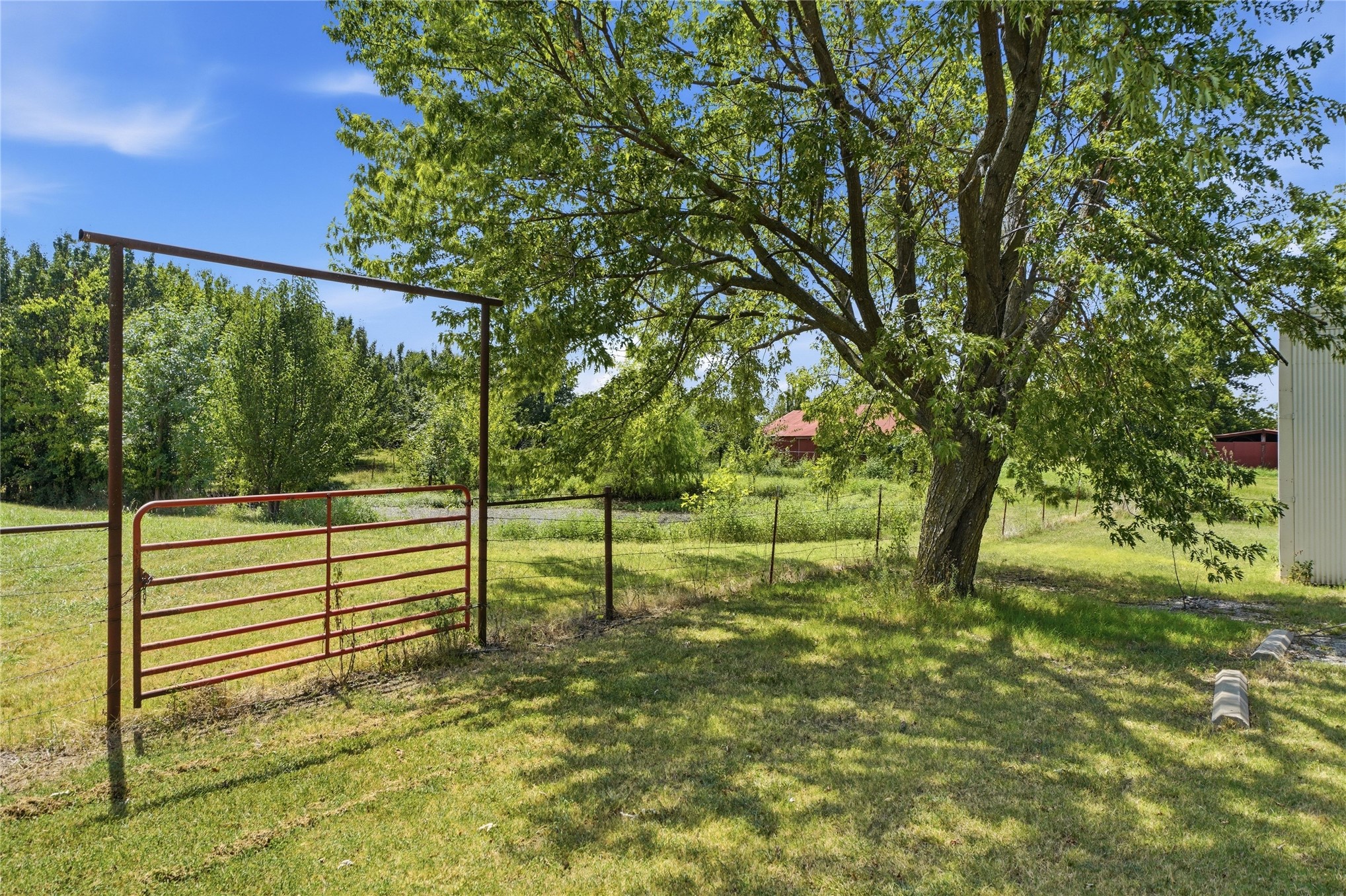 S Elwood Avenue Property Photo 12