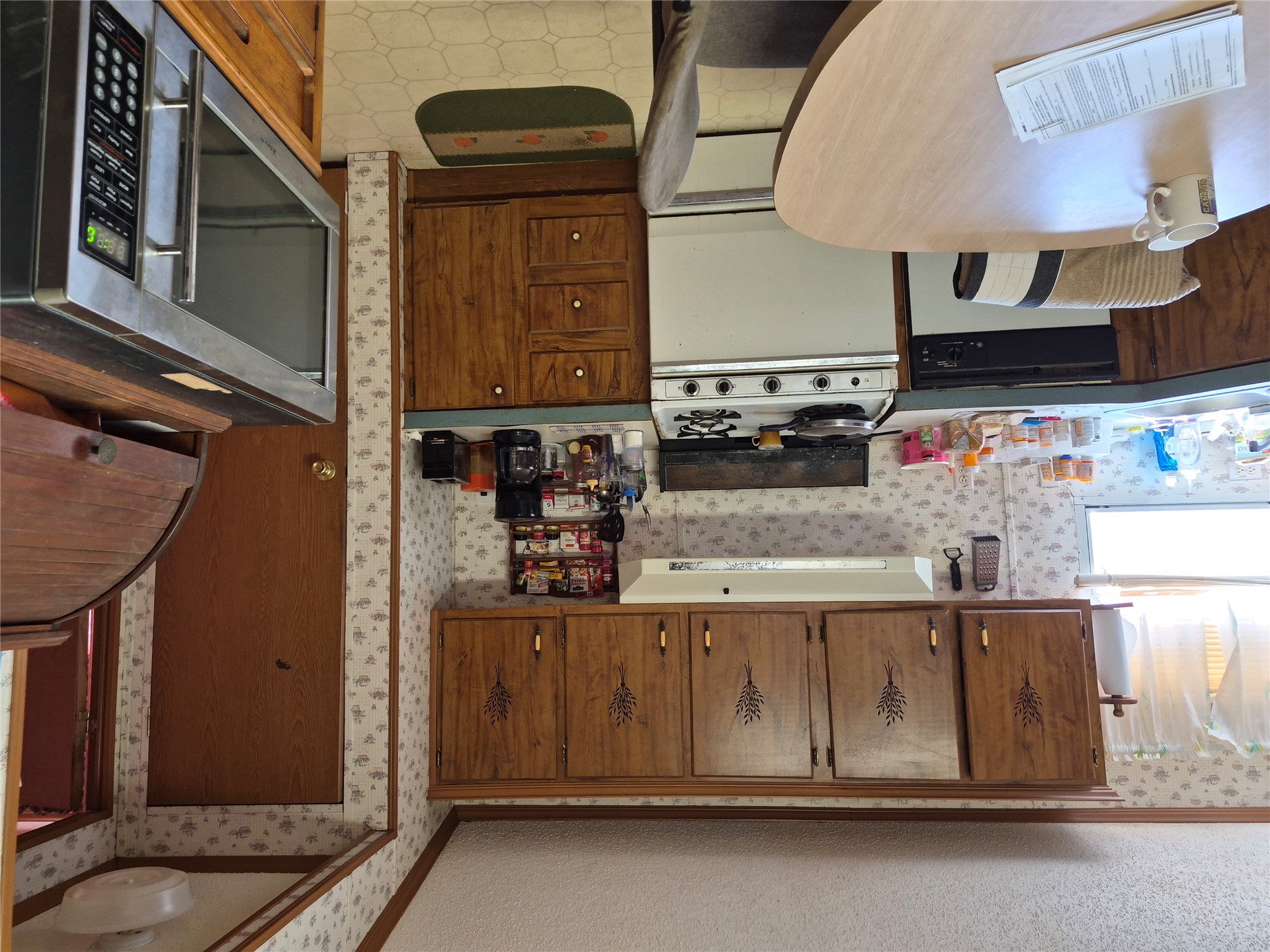 441055 E Cedar Crest Drive E Property Photo 2