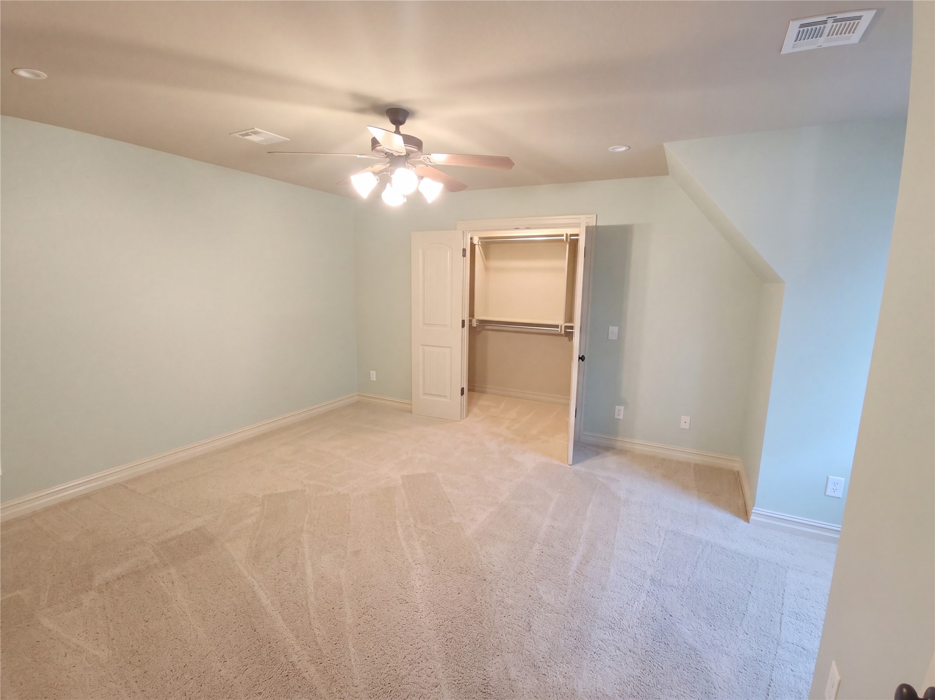 3908 N Pine Avenue Property Photo 12