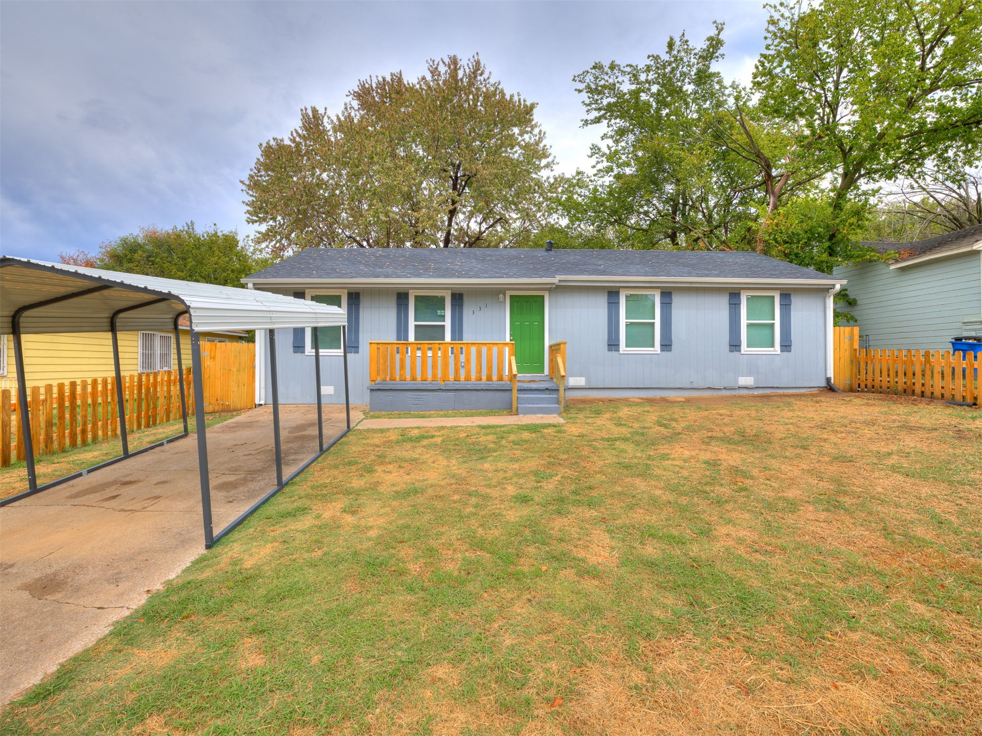 331 W 49th Street N Property Photo 2
