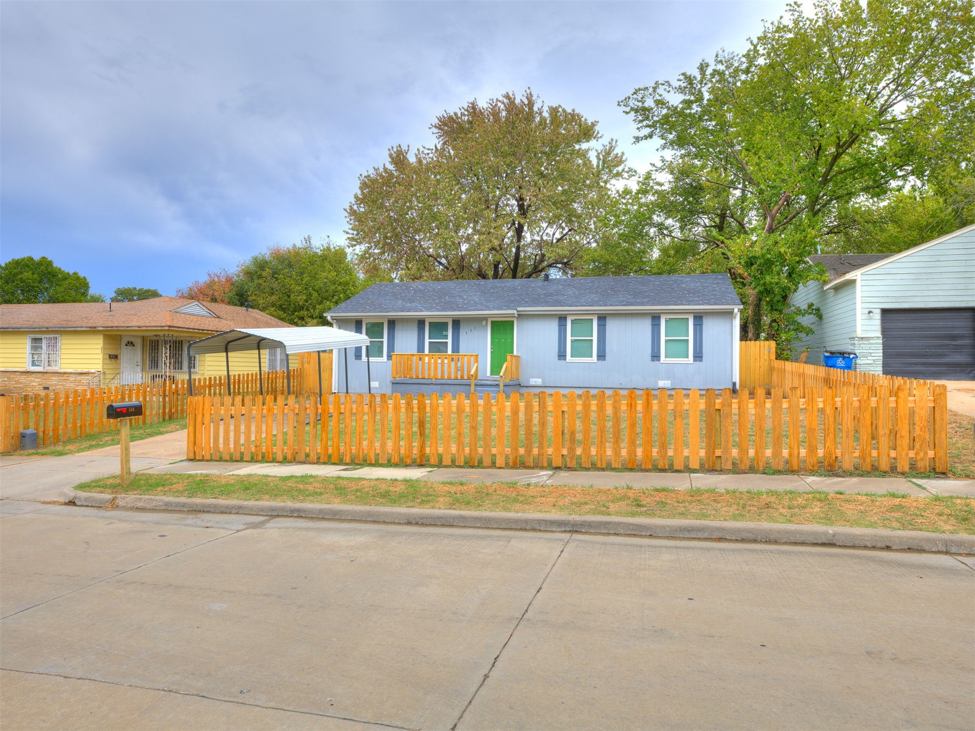 331 W 49th Street N Property Photo 6