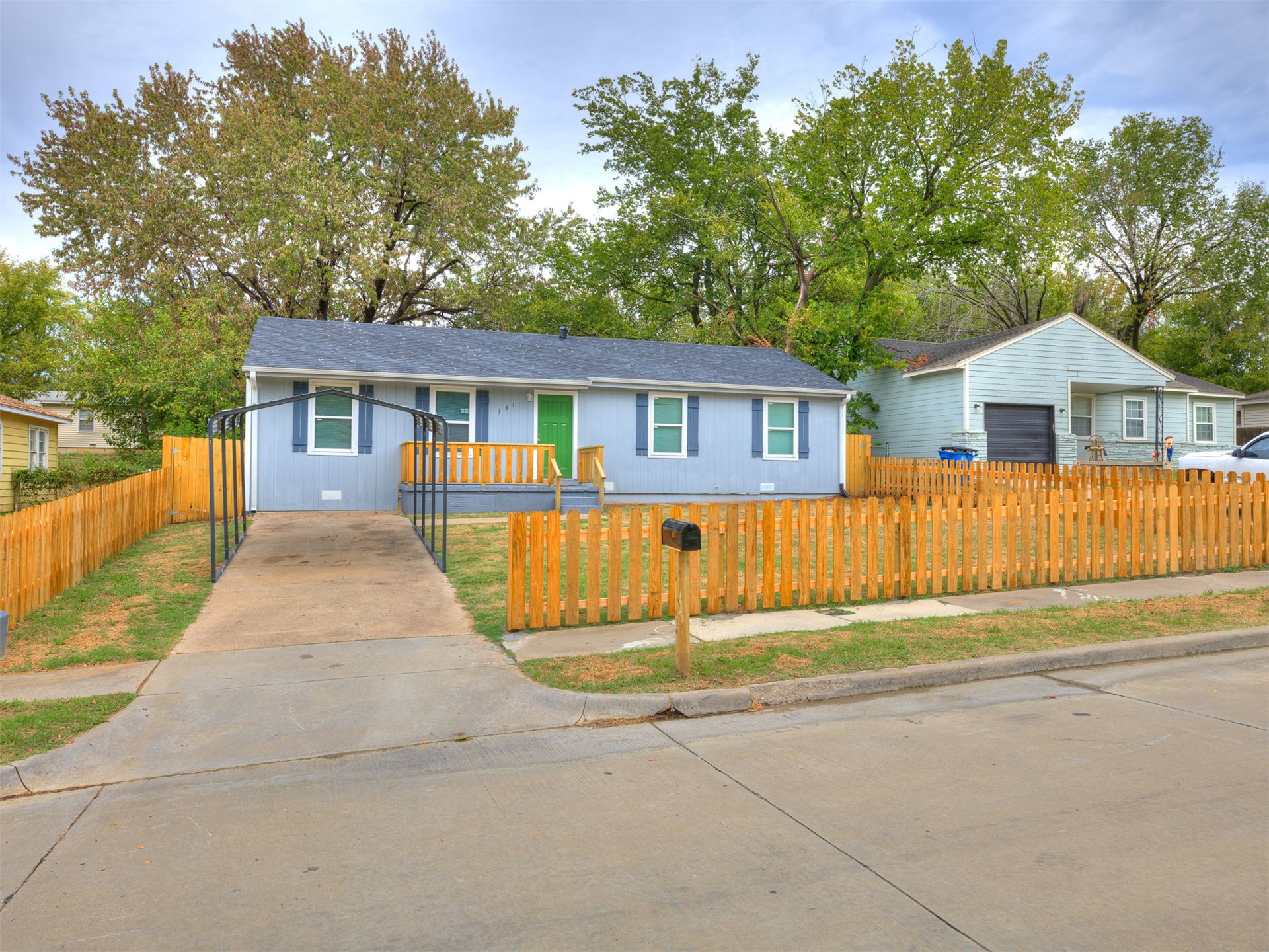 331 W 49th Street N Property Photo 8