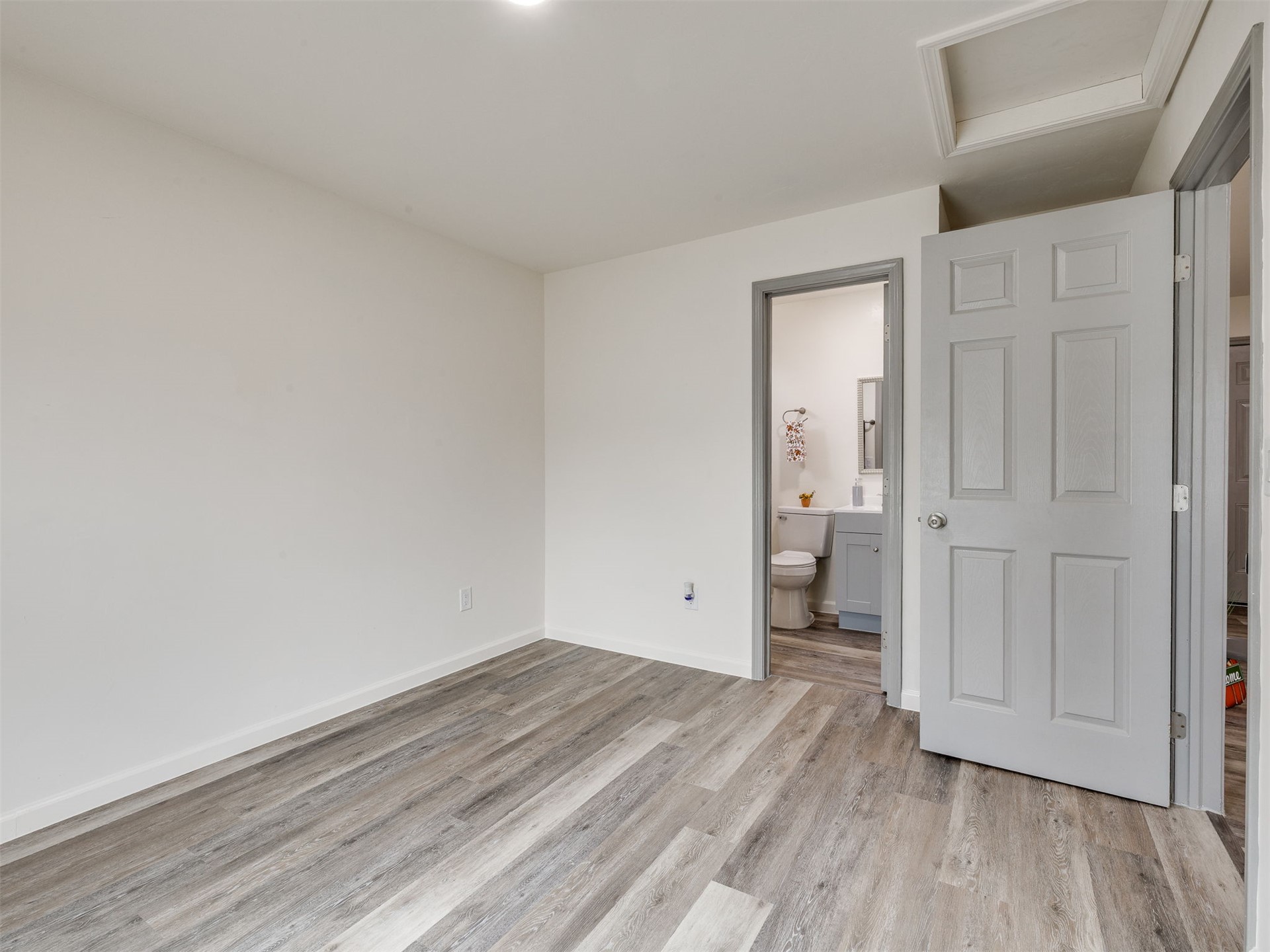 331 W 49th Street N Property Photo 31