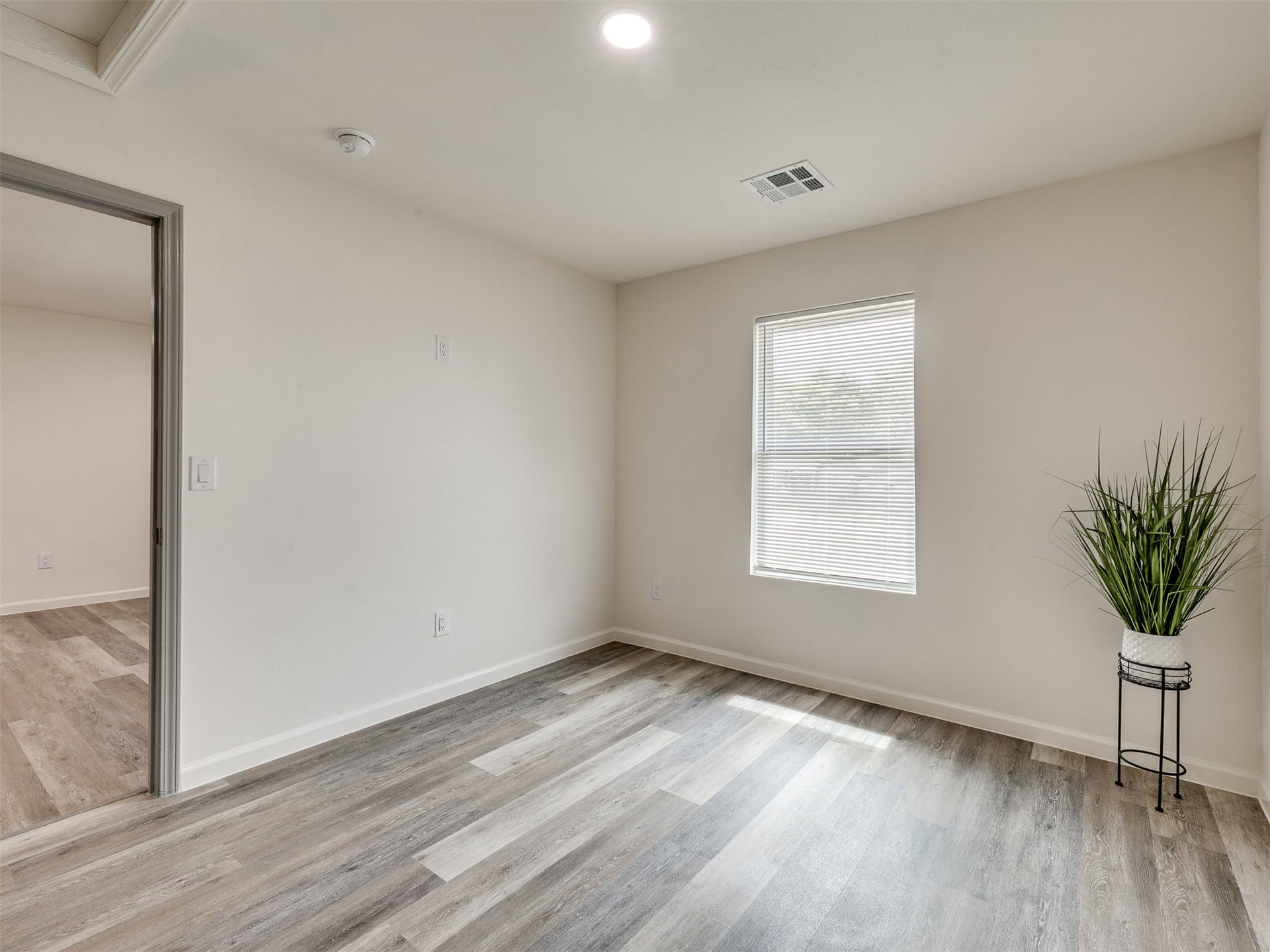 331 W 49th Street N Property Photo 33