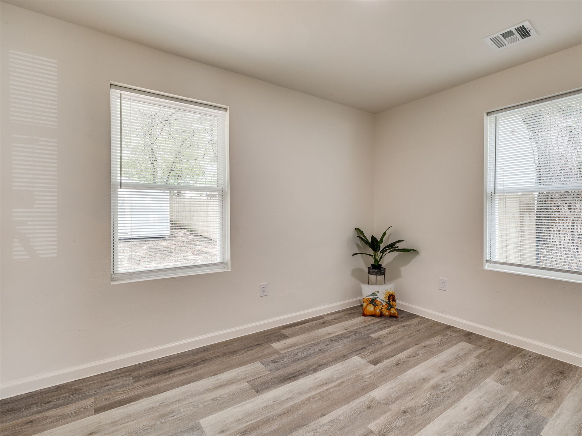 331 W 49th Street N Property Photo 39