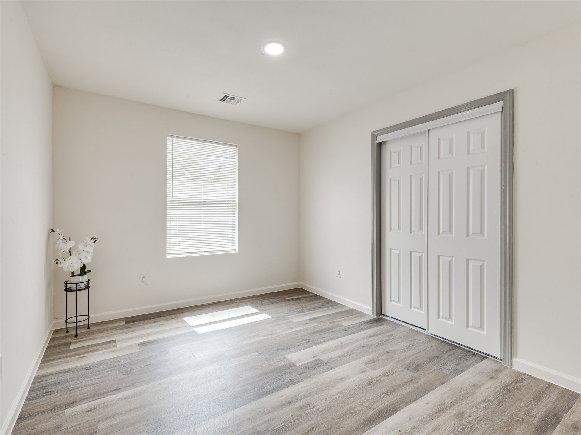 331 W 49th Street N Property Photo 43